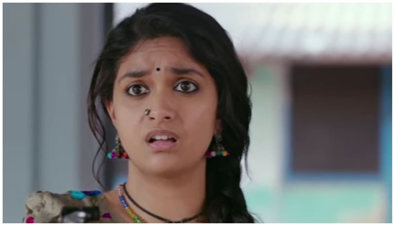 <p>തികച്ചും ഗ്രാമീണ പെണ്കുട്ടിയായിട്ടാണ് കീര്ത്തി സുരേഷ് അഭിനയിക്കുന്നത് എന്നാണ് കഴിഞ്ഞ ദിവസം പുറത്തുവിട്ട ടീസറില് നിന്നുള്ള സൂചന.</p> <p>തികച്ചും ഗ്രാമീണ പെണ്കുട്ടിയായിട്ടാണ് കീര്ത്തി സുരേഷ് അഭിനയിക്കുന്നത് എന്നാണ് കഴിഞ്ഞ ദിവസം പുറത്തുവിട്ട ടീസറില് നിന്നുള്ള സൂചന.</p>
