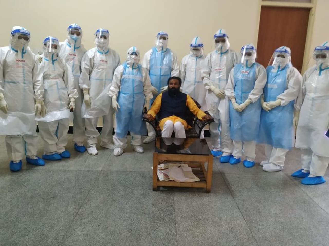 <p>ಕೊರೋನಾ ಸೋಂಕಿಗೆ ತುತ್ತಾಗಿದ್ದ ಆರೋಗ್ಯ ಸಚಿವ ಬಿ. ಶ್ರೀರಾಮುಲು ಸಂಪೂರ್ಣ ಗುಣಮುಖರಾಗಿದ್ದಾರೆ.</p> <p>ಕೊರೋನಾ ಸೋಂಕಿಗೆ ತುತ್ತಾಗಿದ್ದ ಆರೋಗ್ಯ ಸಚಿವ ಬಿ. ಶ್ರೀರಾಮುಲು ಸಂಪೂರ್ಣ ಗುಣಮುಖರಾಗಿದ್ದಾರೆ.</p>