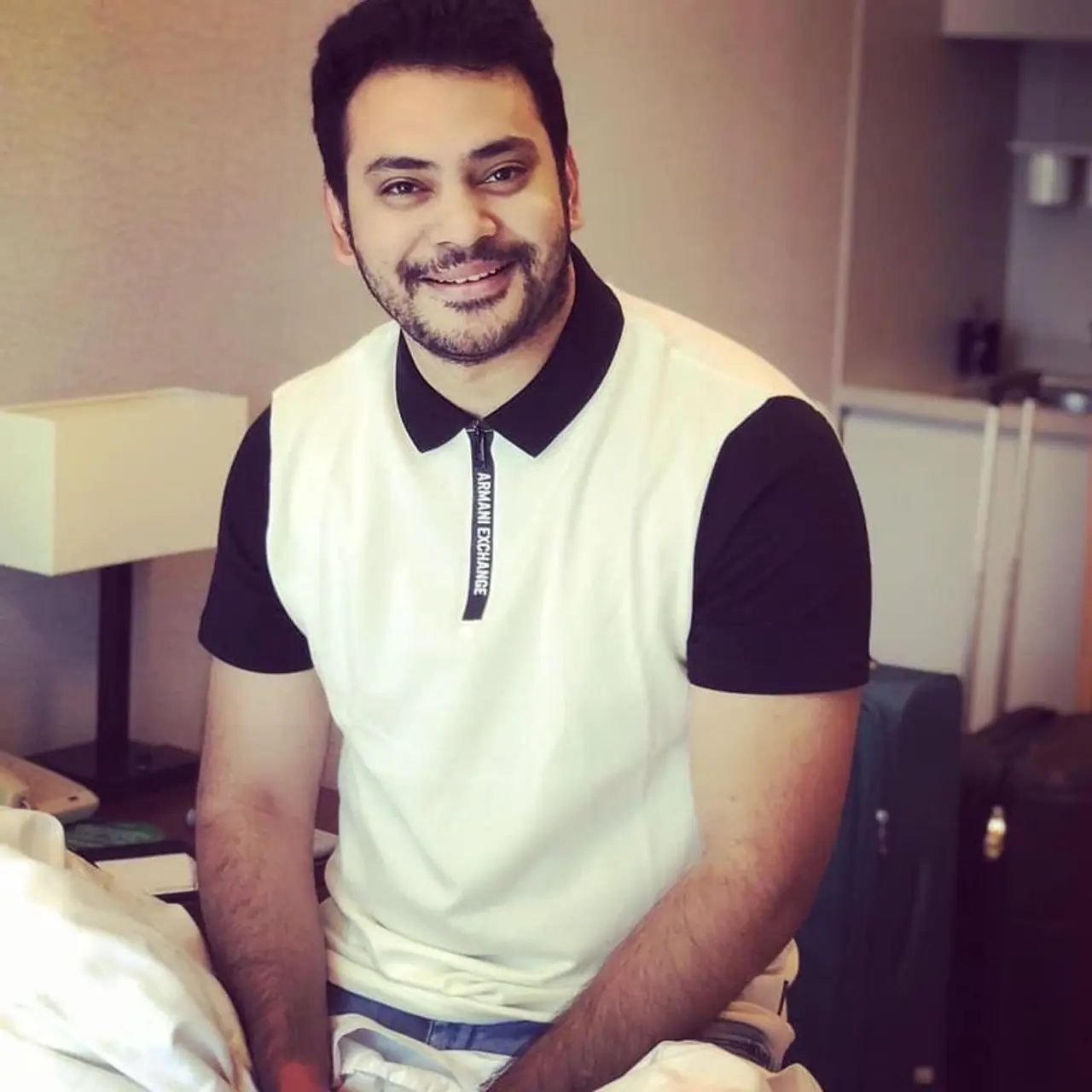 <p>இவரது மறைவு, இவரது ரசிகர்கள் மற்றும் திரையுலகினர் மத்தியில் மிகப்பெரிய அதிர்ச்சியை ஏற்படுத்தியது. கொரோனா நேரம் என்பதால்... பிரபலங்கள் பலர் இவருடைய இறுதி அஞ்சலியில் கலந்துகொள்ளவில்லை என்றாலும், இவரது உயிர் நண்பர் சந்தானம் இறுதி சடங்கு வரை இருந்தார். மேலும் சேதுராமன் இறந்தபோது நான்கு மாதம் கர்ப்பமாக இருந்த அவரது மனைவி உமாவிற்கு சில மாதங்களுக்கு முன் அழகிய ஆண் குழந்தை பிறந்தது.</p> <p>இவரது மறைவு, இவரது ரசிகர்கள் மற்றும் திரையுலகினர் மத்தியில் மிகப்பெரிய அதிர்ச்சியை ஏற்படுத்தியது. கொரோனா நேரம் என்பதால்... பிரபலங்கள் பலர் இவருடைய இறுதி அஞ்சலியில் கலந்துகொள்ளவில்லை என்றாலும், இவரது உயிர் நண்பர் சந்தானம் இறுதி சடங்கு வரை இருந்தார். மேலும் சேதுராமன் இறந்தபோது நான்கு மாதம் கர்ப்பமாக இருந்த அவரது மனைவி உமாவிற்கு சில மாதங்களுக்கு முன் அழகிய ஆண் குழந்தை பிறந்தது.</p>