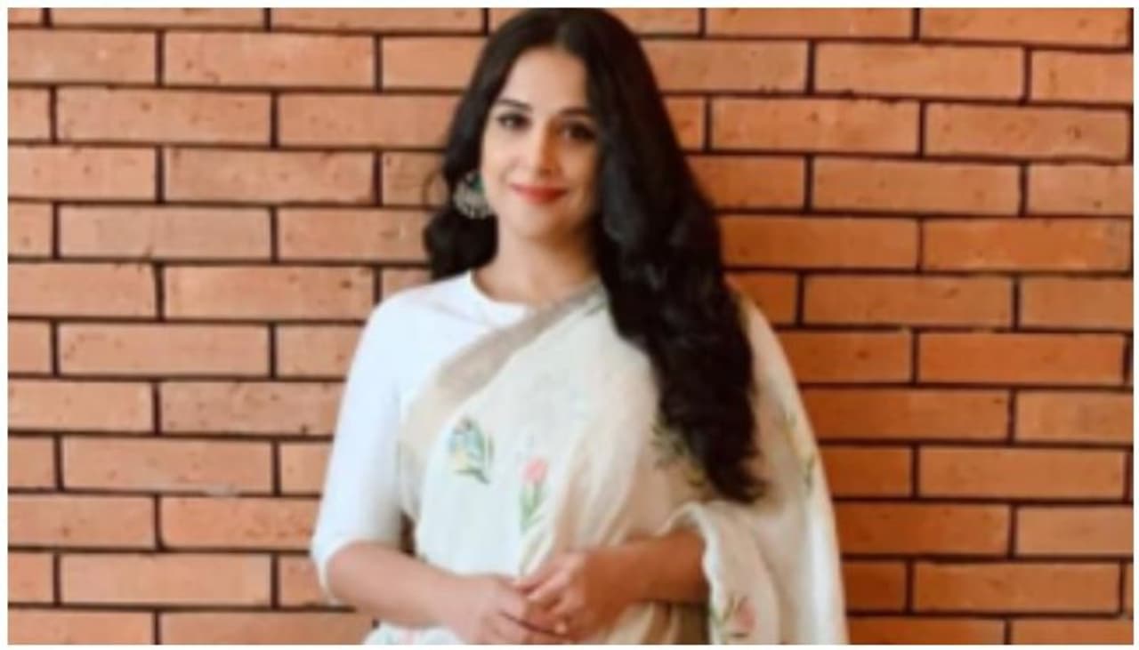 <p style="text align: justify;">ವಿದ್ಯಾ ಬಾಲನ್ ಬಾಲಿವುಡ್ನ ಅತ್ಯಂತ ಪ್ರತಿಭಾವಂತ ನಟಿಯರಲ್ಲಿ ಒಬ್ಬರು.</p> <p style="text align: justify;">ವಿದ್ಯಾ ಬಾಲನ್ ಬಾಲಿವುಡ್ನ ಅತ್ಯಂತ ಪ್ರತಿಭಾವಂತ ನಟಿಯರಲ್ಲಿ ಒಬ್ಬರು.</p>