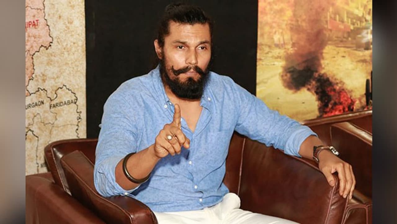 <p>ಬಾಲಿವುಡ್‌ ನಟ ರಣದೀಪ್ ಹೂಡಾ ತಮ್ಮ ಇನ್ಸ್ಟಾಗ್ರಾಮ್ ಖಾತೆಯಲ್ಲಿ, ಅಡೋರಬಲ್‌ ಪೋಟೋ ಜೊತೆ &nbsp;'ನಾವು ಮಗುವನ್ನು ಹೊಂದುತ್ತಿದ್ದೇವೆ,' ಎಂದು&nbsp;ಆನೌನ್ಸ್‌ ಮಾಡಿದ್ದಾರೆ.</p>