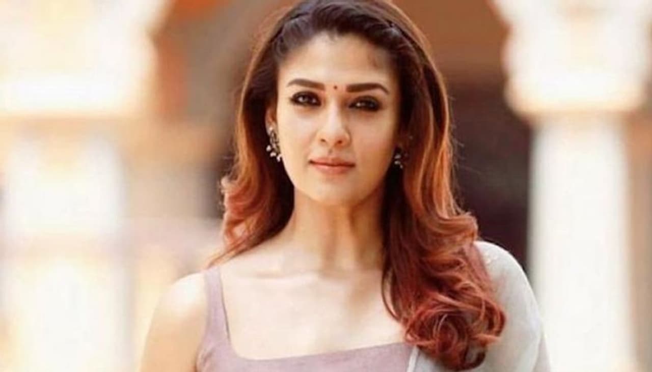 <p>தமிழில் சினிமாவில் பல முன்னணி நடிகைகள் இருந்தாலும், நயன்தாராவுக்கு உள்ள மவுசே தனி தான்.</p> <p>தமிழில் சினிமாவில் பல முன்னணி நடிகைகள் இருந்தாலும், நயன்தாராவுக்கு உள்ள மவுசே தனி தான்.</p>