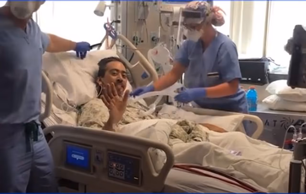 <p>ವಿವಾಹಗಳು ಸ್ವರ್ಗದಲ್ಲಿ ನಿಶ್ಚಯಿಸಲ್ಪಟ್ಟಿರುತ್ತವೆ ಎಂದು ಹೇಳುವುದನ್ನು ಕೇಳಿರುತ್ತೇವೆ. ಇಲ್ಲೊಬ್ಬ ಯುವಕ ಕೊರೋನಾ ಚಿಕಿತ್ಸೆ ಪಡೆಯುತ್ತಿರುವಾಗಲೇ ವಿವಾಹಿತನಾಗಿದ್ದಾನೆ</p>