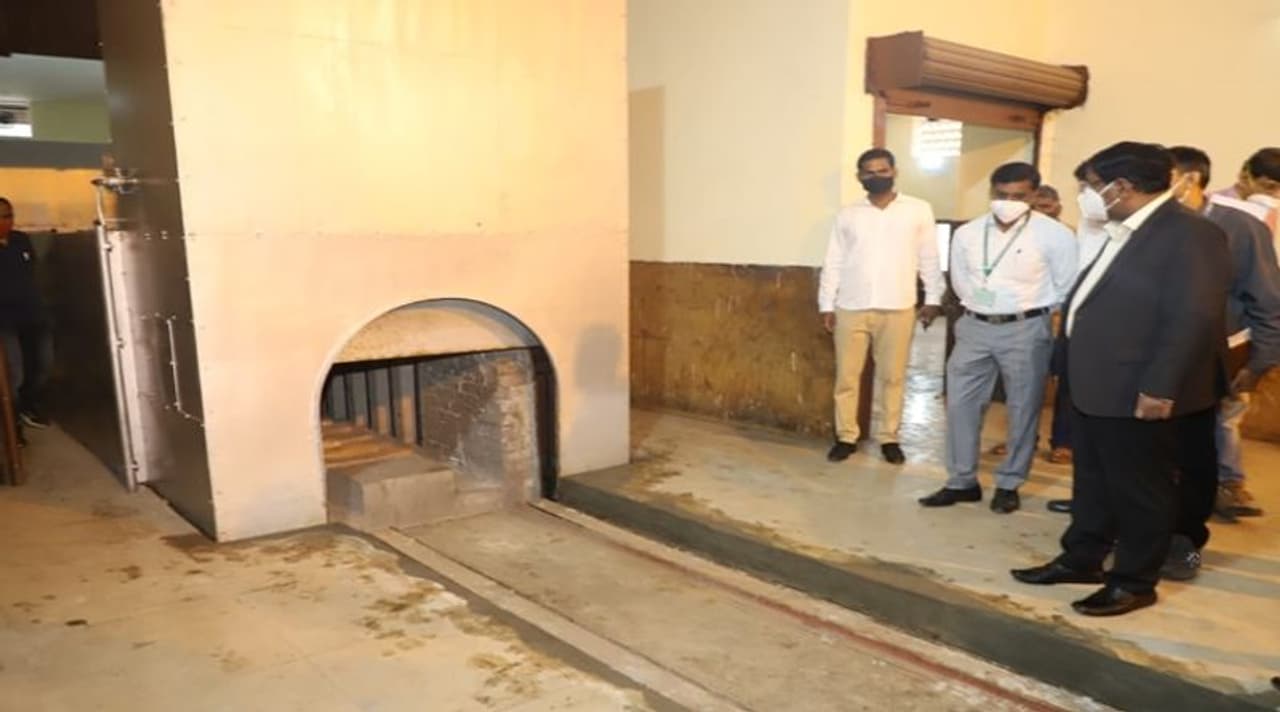 <p>In a bid to lessen the burden on the existing crematoriums in Bengaluru in the wake of the ongoing coronavirus pandemic, Bengaluru will soon get nine new crematoriums, BBMP commissioner N Manjunatha Prasad said.<br /> </p> <p>In a bid to lessen the burden on the existing crematoriums in Bengaluru in the wake of the ongoing coronavirus pandemic, Bengaluru will soon get nine new crematoriums, BBMP commissioner N Manjunatha Prasad said.<br /> </p>