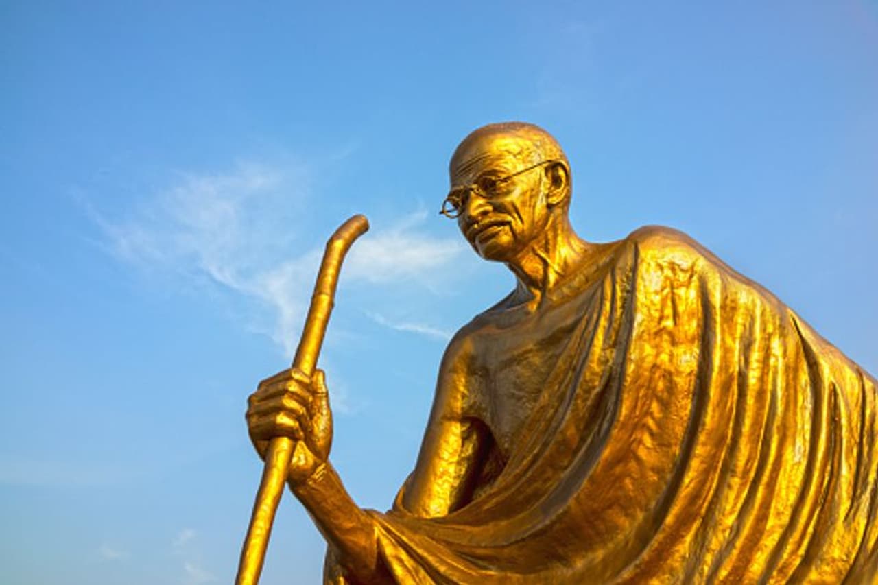 <p>London: Believed to have been worn by Mahatma Gandhi, a pair of gold plated glasses has sold in Britain for £260,000 pounds (about €288,000, $340,000).</p><p> </p><p>After the sale, East Bristol Auctions wrote on Instagram "We found them just four weeks ago in our letterbox, left there by a gentleman whose uncle had been given them by Gandhi himself."</p> <p>London: Believed to have been worn by Mahatma Gandhi, a pair of gold plated glasses has sold in Britain for £260,000 pounds (about €288,000, $340,000).</p><p> </p><p>After the sale, East Bristol Auctions wrote on Instagram "We found them just four weeks ago in our letterbox, left there by a gentleman whose uncle had been given them by Gandhi himself."</p>