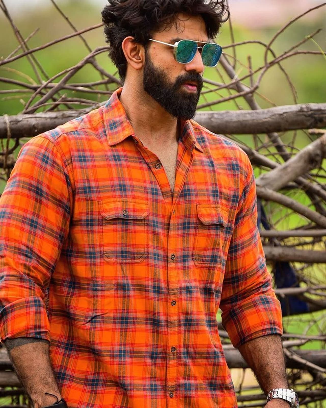 <p>மெர்சல், அடங்க மறு உள்ளிட்ட தமிழ் படங்களில் நடித்தவர் பரத் ராஜ், இவர் கொரோனா லாக்டவுனில் யாருக்கும் தெரியாமல் ரகசியமாக திருமணம் செய்து கொண்டுள்ளார். </p> <p>மெர்சல், அடங்க மறு உள்ளிட்ட தமிழ் படங்களில் நடித்தவர் பரத் ராஜ், இவர் கொரோனா லாக்டவுனில் யாருக்கும் தெரியாமல் ரகசியமாக திருமணம் செய்து கொண்டுள்ளார். </p>