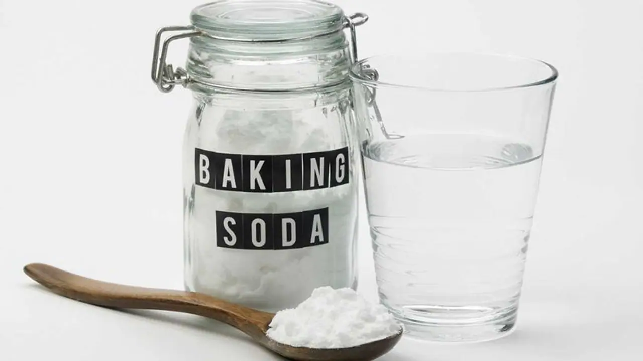 <p><strong>Skin:</strong> Baking soda has some kickass exfoliating properties. It is a great scrub and tightens pores when coupled with apple cider vinegar. That’s not all. It works as great as an anti acne treatment. Leave it on your skin for 10 minutes and then rinse with cold water.<br /> </p> <p><strong>Skin:</strong> Baking soda has some kickass exfoliating properties. It is a great scrub and tightens pores when coupled with apple cider vinegar. That’s not all. It works as great as an anti acne treatment. Leave it on your skin for 10 minutes and then rinse with cold water.<br /> </p>