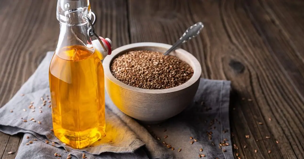 <p>Flax seeds have turned out to be a fad among health enthusiasts for its umpteen health benefits and the same concentration of nutrients are found in the flaxseed oil, which has contributed to its increasing popularity.</p> <p>Flax seeds have turned out to be a fad among health enthusiasts for its umpteen health benefits and the same concentration of nutrients are found in the flaxseed oil, which has contributed to its increasing popularity.</p>