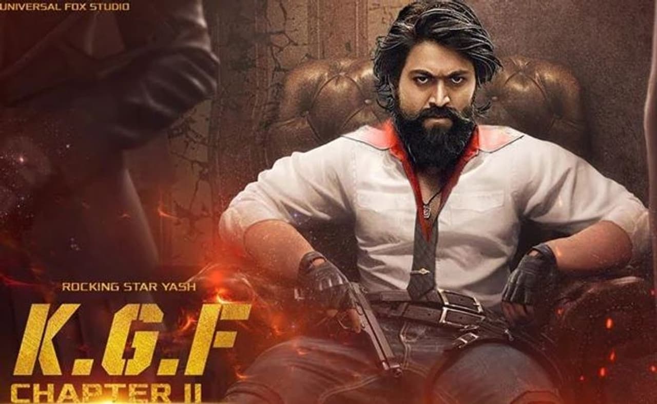 <p>கன்னட திரையுலகில் இப்படியொரு பிரம்மாண்டமா? என ஒட்டுமொத்த திரையுலகையே திரும்பி பார்க்க வைத்த திரைப்படம் கேஜிஎப். </p> <p>கன்னட திரையுலகில் இப்படியொரு பிரம்மாண்டமா? என ஒட்டுமொத்த திரையுலகையே திரும்பி பார்க்க வைத்த திரைப்படம் கேஜிஎப். </p>