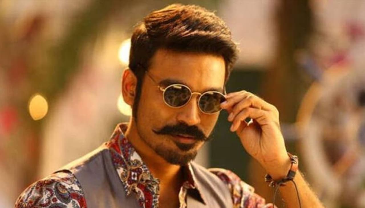 <p>இயக்குனர் செல்வராகவன், அவருடைய சகோதரர் தனுஷை வைத்து, கடந்த 2002 ஆம் ஆண்டு 'துள்ளுவதோ இளமை' என்கிற படத்தை இயக்கினார். இளவட்டத்தை மையமாக வைத்து உருவான இந்த படத்திற்கு ரசிகர்கள் மத்தியில் நல்ல வரவேற்பு கிடைக்கவே, படமும் சூப்பர் ஹிட் வெற்றி பெற்றது.<br /> </p> <p>இயக்குனர் செல்வராகவன், அவருடைய சகோதரர் தனுஷை வைத்து, கடந்த 2002 ஆம் ஆண்டு 'துள்ளுவதோ இளமை' என்கிற படத்தை இயக்கினார். இளவட்டத்தை மையமாக வைத்து உருவான இந்த படத்திற்கு ரசிகர்கள் மத்தியில் நல்ல வரவேற்பு கிடைக்கவே, படமும் சூப்பர் ஹிட் வெற்றி பெற்றது.<br /> </p>