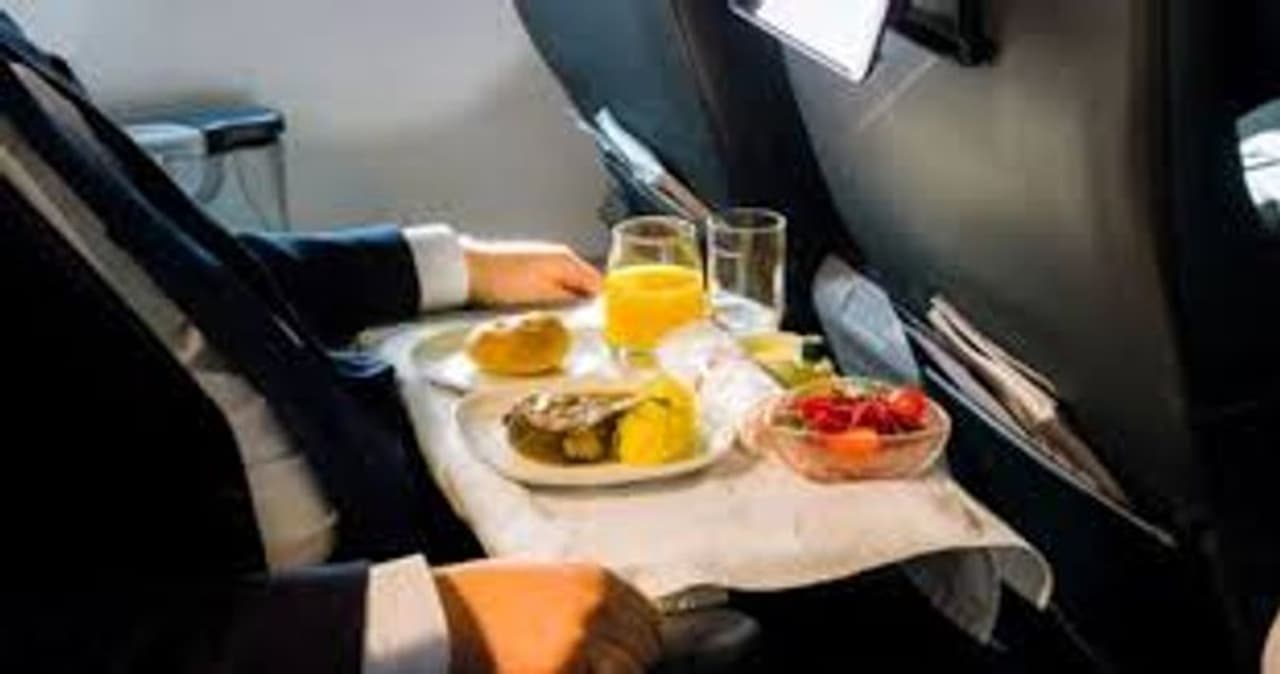 <p>The Centre has allowed the airlines to serve pre packed snacks, meals and beverages to the passengers depending on travel time and hot meals on domestic and international flights</p> <p>The Centre has allowed the airlines to serve pre packed snacks, meals and beverages to the passengers depending on travel time and hot meals on domestic and international flights</p>