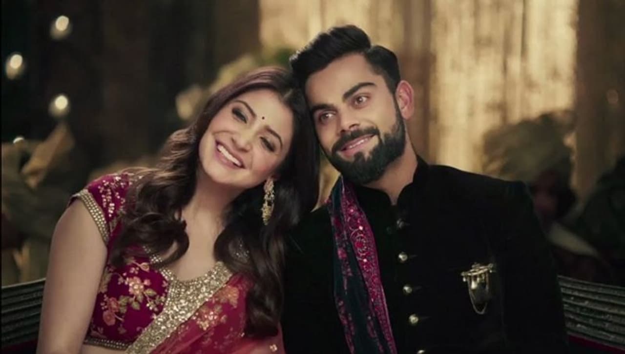 <p>ನಿಜ ಜೀವನದ ಜೋಡಿ ಜಾಹೀರಾತಿನಲ್ಲಿಯೂ ಜೊತೆಯಾಗಿ ಜೊತೆಯಾಗಿ ಕಾಣಿಸಿದಾಗ ಇನ್ನಷ್ಟು ಚೆನ್ನಾಗಿರುತ್ತದೆ. ಮಾರ್ಕೆಟಿಂಗ್ ಟ್ರಿಕ್ಸ್ನಲ್ಲಿ ಇದೂ ಒಂದು.<br /> </p> <p>ನಿಜ ಜೀವನದ ಜೋಡಿ ಜಾಹೀರಾತಿನಲ್ಲಿಯೂ ಜೊತೆಯಾಗಿ ಜೊತೆಯಾಗಿ ಕಾಣಿಸಿದಾಗ ಇನ್ನಷ್ಟು ಚೆನ್ನಾಗಿರುತ್ತದೆ. ಮಾರ್ಕೆಟಿಂಗ್ ಟ್ರಿಕ್ಸ್ನಲ್ಲಿ ಇದೂ ಒಂದು.<br /> </p>