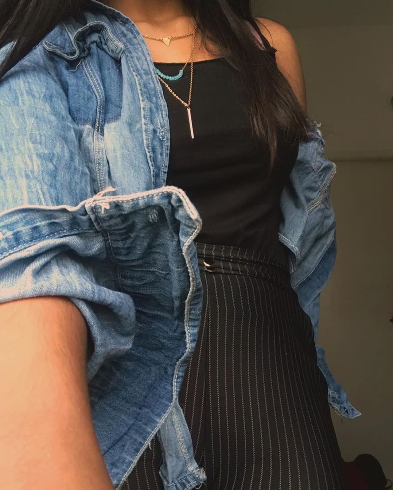 <p>செம்ம மாடர்னாக ஒரு போஸ்&nbsp;</p>