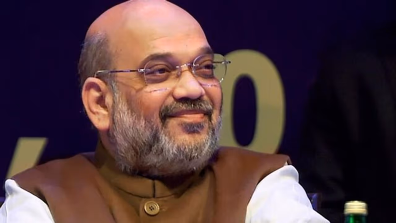 <p>Union Home minister Amit Shah, who was admitted to the AIIMS here on August 18 for post COVID care, was discharged on Monday morning (August 31), sources said.</p> <p>Union Home minister Amit Shah, who was admitted to the AIIMS here on August 18 for post COVID care, was discharged on Monday morning (August 31), sources said.</p>