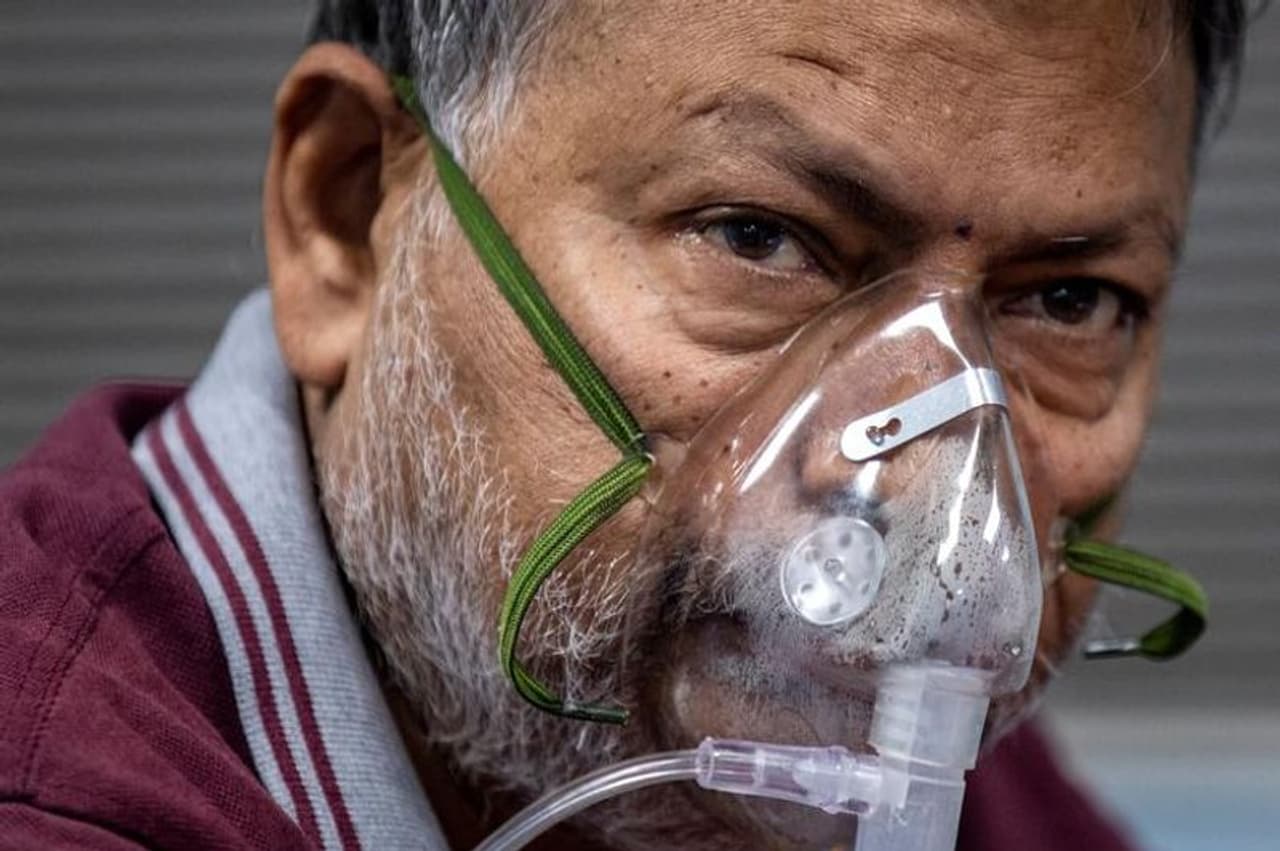 <p>ലോകത്ത് ഇതുവരെയായി 2,53,84,547 പേര്‍ക്ക് രോഗബാധയേറ്റപ്പോള്‍ 8,50,591 പേര്‍ക്ക് ജീവന്‍ നഷ്ടമായി. 1,77,06,841 പേര്‍ക്ക് രോഗം ഭേദമായി.&nbsp;</p>