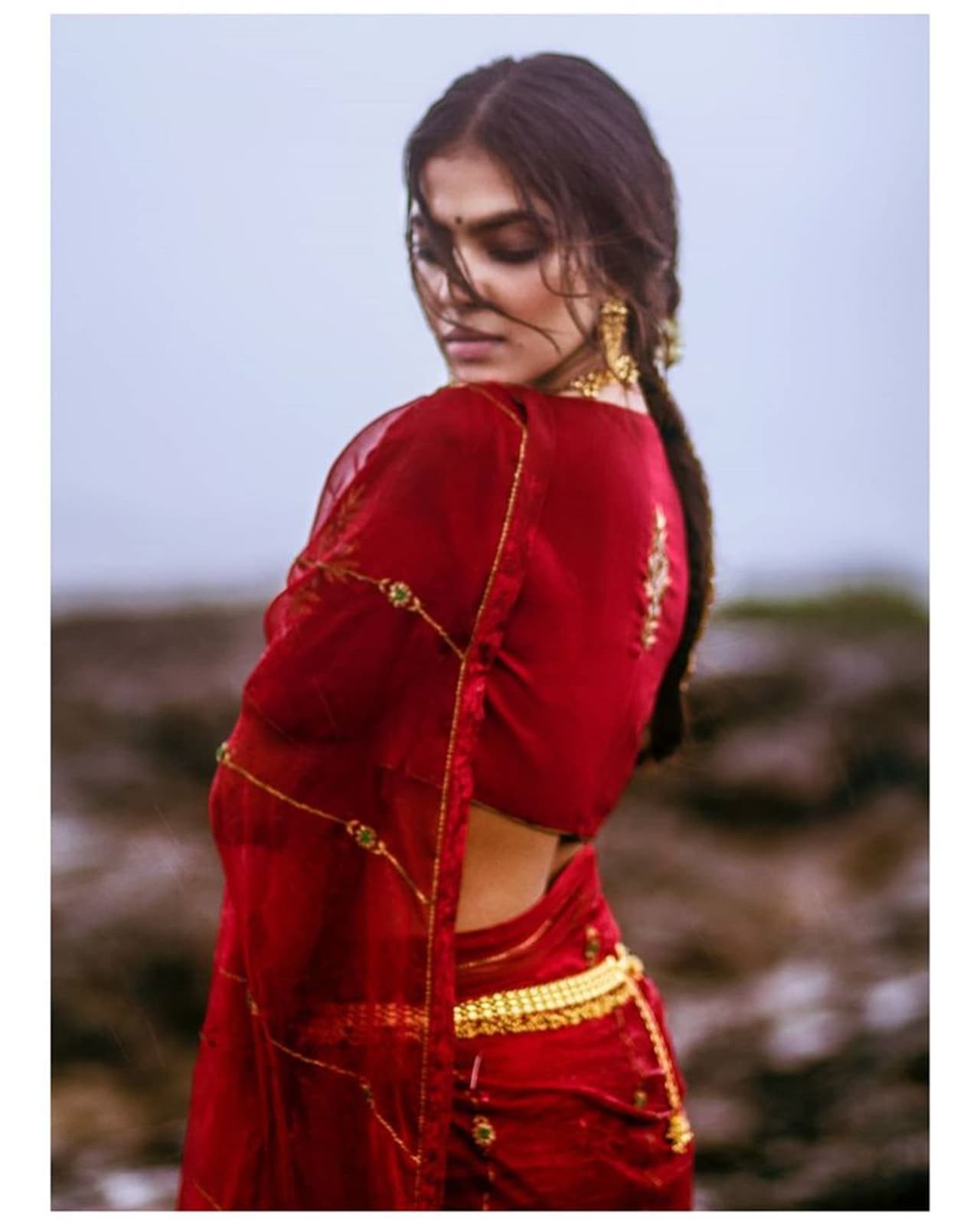 <p>மலையாள நடிகையான மாளவிகா மோகனன் இந்தி, தெலுங்கு படங்களில் முன்னணி நடிகையாக வலம் வந்து கொண்டிருந்தார். இடையில் அடித்தது அதிர்ஷடம் என்பது போல், தமிழில் முதல் படமே சூப்பர் ஸ்டார் ரஜினியுடன் அமைந்தது.</p> <p>மலையாள நடிகையான மாளவிகா மோகனன் இந்தி, தெலுங்கு படங்களில் முன்னணி நடிகையாக வலம் வந்து கொண்டிருந்தார். இடையில் அடித்தது அதிர்ஷடம் என்பது போல், தமிழில் முதல் படமே சூப்பர் ஸ்டார் ரஜினியுடன் அமைந்தது.</p>