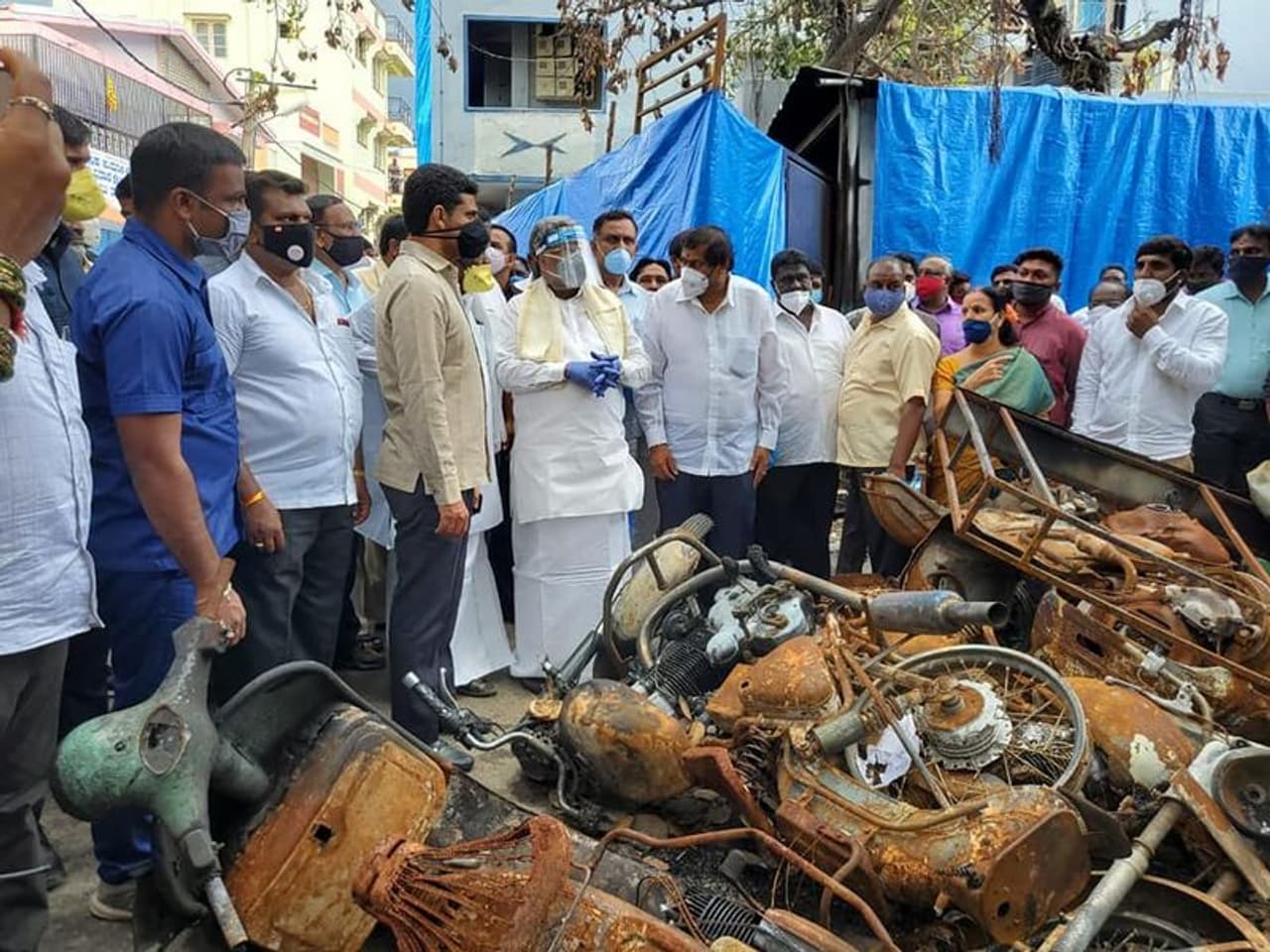 <p>ಕೆಜಿಹಳ್ಳಿ, ಡಿಜೆಹಳ್ಳಿ ಗಲಭೆಪೀಡಿತ ಪ್ರದೇಶಗಳಿಗೆ ಇಂದು ಭೇಟಿ ನೀಡಿದ ಸಿದ್ದರಾಮಯ್ಯ</p>