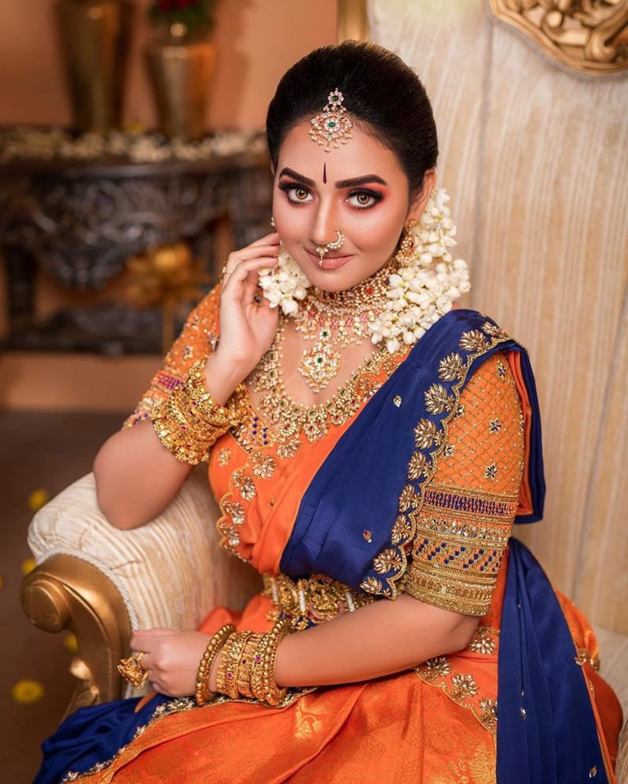 <p>நாயகி தொடர் மூலம் இல்லத்தரசிகளின் உள்ளங்களை கொள்ளை கொண்ட வித்யா பிரதீப்</p> <p>நாயகி தொடர் மூலம் இல்லத்தரசிகளின் உள்ளங்களை கொள்ளை கொண்ட வித்யா பிரதீப்</p>