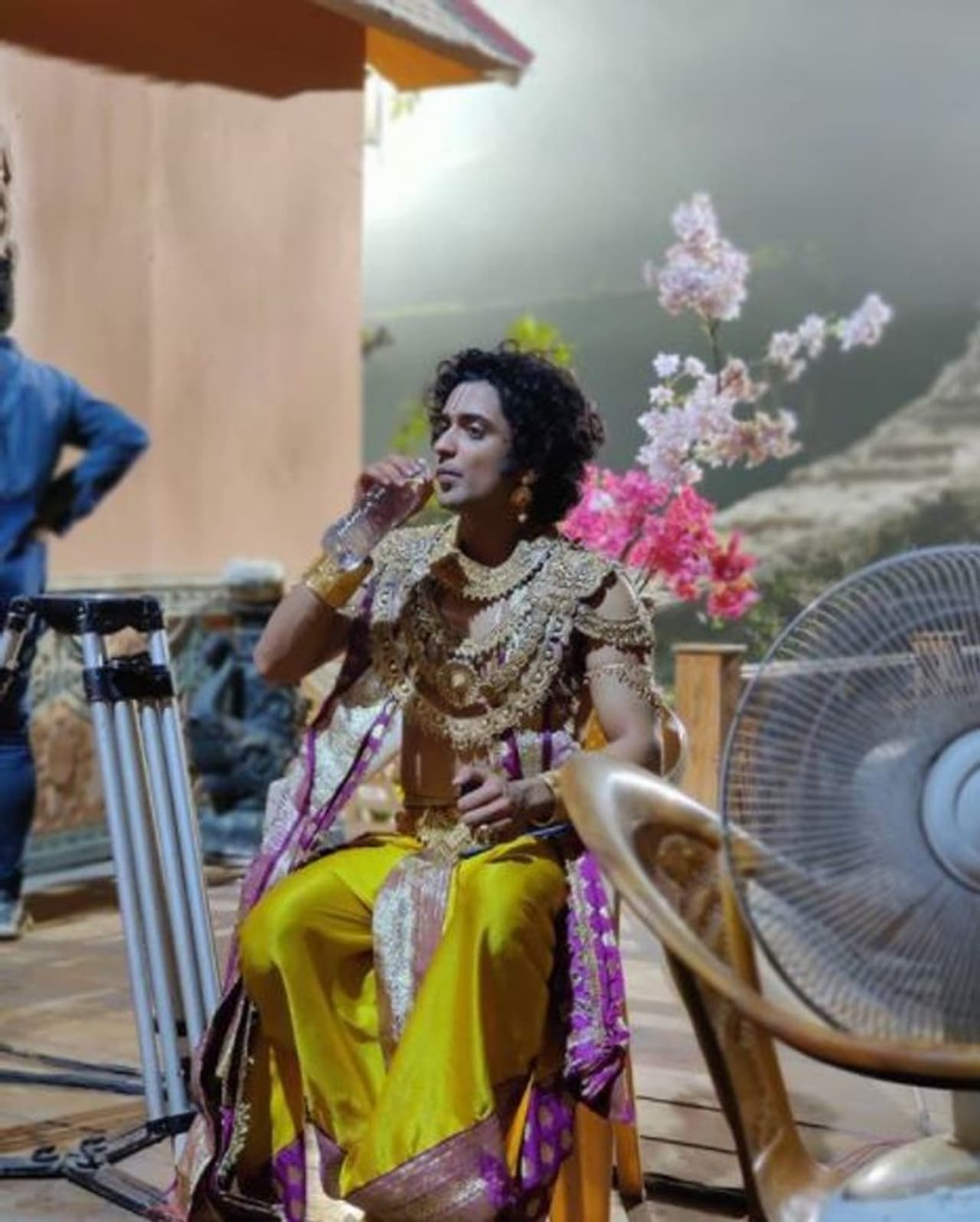 <p>ಸೆ.3 ರಿಂದ ಸೆ. 8ನೇ ತಾರೀಕಿನವರೆಗೆ ಈ ಮಹಾ ತಿರುವಿನ ಸಂಚಿಕೆ ಸ್ಟಾರ್ ಸುವರ್ಣದಲ್ಲಿ ಪ್ರತಿದಿನ ರಾತ್ರಿ 9 ಗಂಟೆಗೆ ಪ್ರಸಾರವಾಗಲಿದೆ.</p> <p>ಸೆ.3 ರಿಂದ ಸೆ. 8ನೇ ತಾರೀಕಿನವರೆಗೆ ಈ ಮಹಾ ತಿರುವಿನ ಸಂಚಿಕೆ ಸ್ಟಾರ್ ಸುವರ್ಣದಲ್ಲಿ ಪ್ರತಿದಿನ ರಾತ್ರಿ 9 ಗಂಟೆಗೆ ಪ್ರಸಾರವಾಗಲಿದೆ.</p>