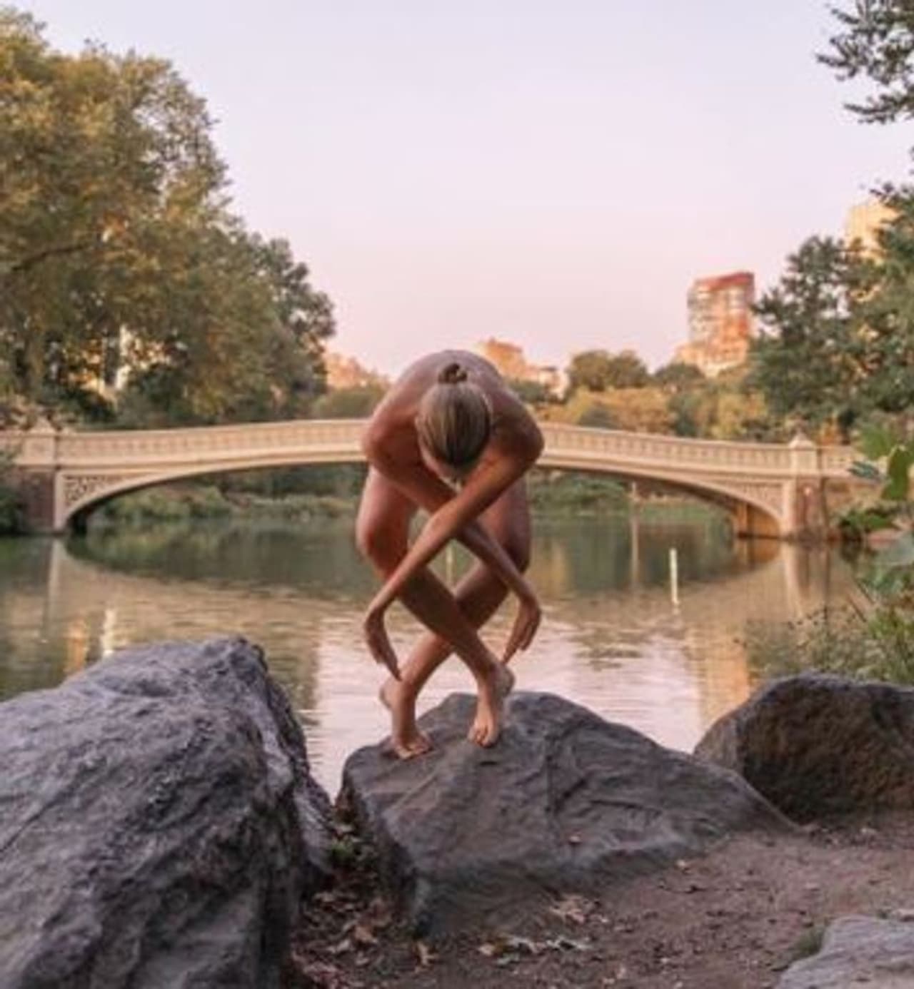 <p>நிர்வாண யோகா பெண் மிகவும் எளிமையாக, பல யோகா தோரணையை அழகாக செய்து காட்டி தனது இன்ஸ்டாகிராம் பக்கத்தில் கணக்கில் லட்சக்கணக்கான ஃபாலோவர்களை தனதாக்கி கொண்டுள்ளார்.</p> <p>நிர்வாண யோகா பெண் மிகவும் எளிமையாக, பல யோகா தோரணையை அழகாக செய்து காட்டி தனது இன்ஸ்டாகிராம் பக்கத்தில் கணக்கில் லட்சக்கணக்கான ஃபாலோவர்களை தனதாக்கி கொண்டுள்ளார்.</p>