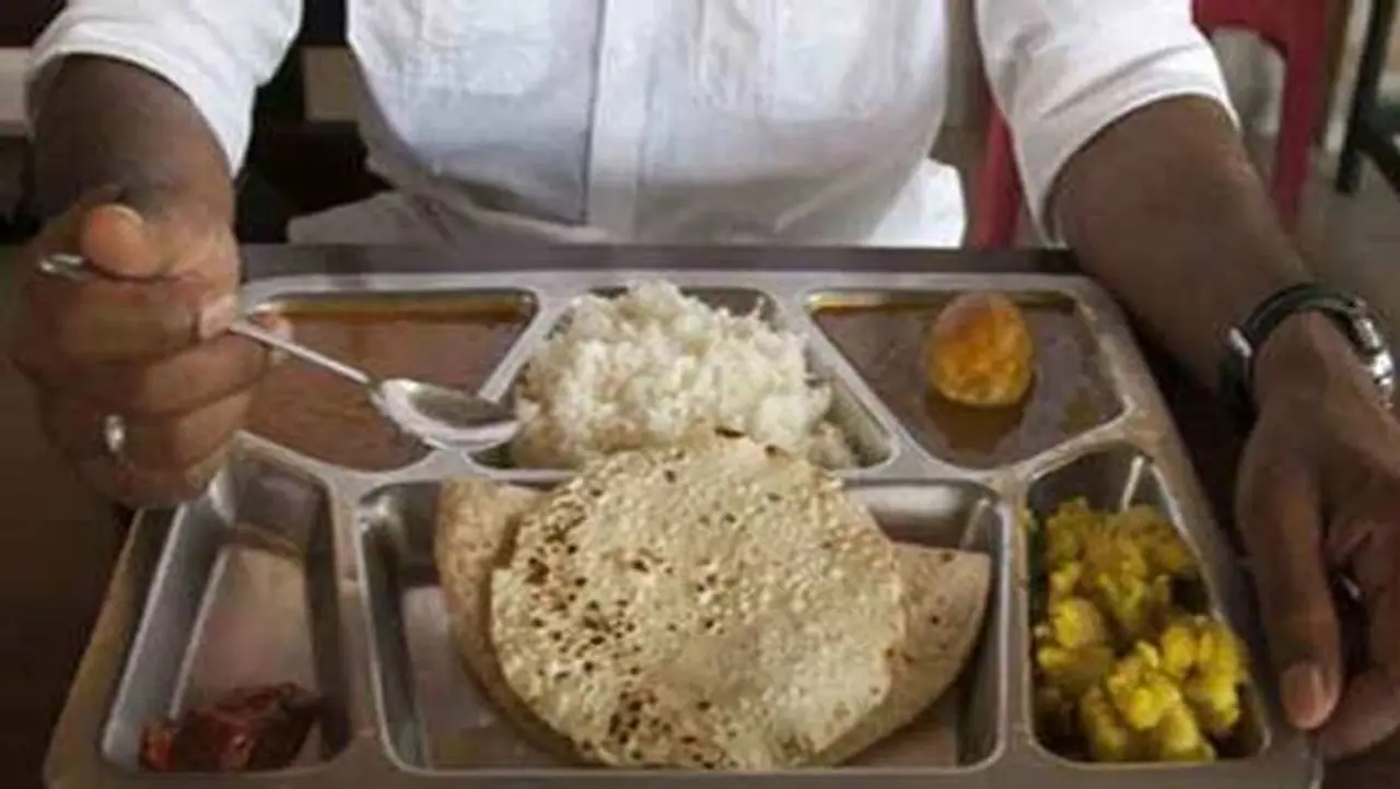 <p>ಯಾವುದೇ ಆಹಾರವಾದರೂ ಸರಿ ಅದು ತೃಪ್ತಿಯನ್ನು ನೀಡಿದರೆ ಮಾತ್ರ ಆರೋಗ್ಯಕರವಾಗುತ್ತದೆ. ಇಷ್ಟವಿಲ್ಲದೆ ಡಯಟ್ ಮಾಡಿದರೂ ಆ ಆಹಾರ ದೇಹಕ್ಕೆ ಹಾನಿ ಉಂಟು ಮಾಡುವುದು ಗ್ಯಾರಂಟಿ.</p> <p>ಯಾವುದೇ ಆಹಾರವಾದರೂ ಸರಿ ಅದು ತೃಪ್ತಿಯನ್ನು ನೀಡಿದರೆ ಮಾತ್ರ ಆರೋಗ್ಯಕರವಾಗುತ್ತದೆ. ಇಷ್ಟವಿಲ್ಲದೆ ಡಯಟ್ ಮಾಡಿದರೂ ಆ ಆಹಾರ ದೇಹಕ್ಕೆ ಹಾನಿ ಉಂಟು ಮಾಡುವುದು ಗ್ಯಾರಂಟಿ.</p>