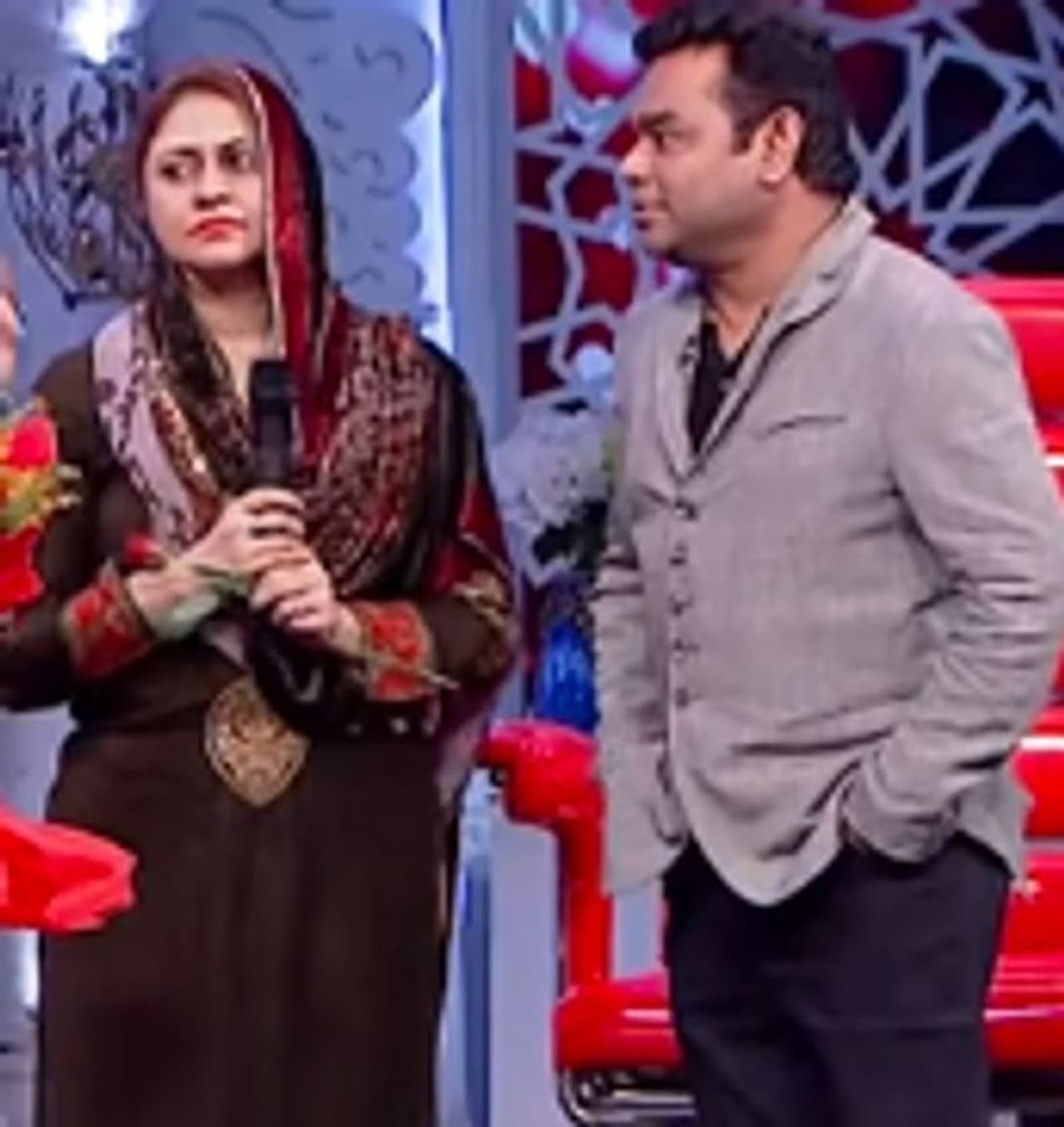 <p>సమాజం ఎంత అభివృద్ధి చెందిన, ఎంతో ముందుకు పోతున్నా ఇప్పటికీ సమాజంలో మహిళల స్వేచ్ఛ విషయంలో ఇప్పటికీ ఆంక్షలు కొనసాగుతూనే ఉన్నాయి.</p> <p>సమాజం ఎంత అభివృద్ధి చెందిన, ఎంతో ముందుకు పోతున్నా ఇప్పటికీ సమాజంలో మహిళల స్వేచ్ఛ విషయంలో ఇప్పటికీ ఆంక్షలు కొనసాగుతూనే ఉన్నాయి.</p>