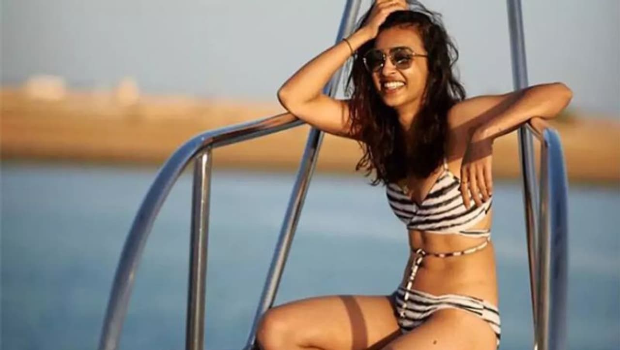 <p style="text align: justify;">It's no secret that Indiestar Radhika Apte has earned the status of one of the most versatile and remarkable talents that our industry withholds. Having said that, the actress may be spending this lockdown time in London, but that doesn't take the "Work" away from Radhika. She has been in complete work mode ever since the beginning of this pandemic. </p> <p style="text align: justify;">It's no secret that Indiestar Radhika Apte has earned the status of one of the most versatile and remarkable talents that our industry withholds. Having said that, the actress may be spending this lockdown time in London, but that doesn't take the "Work" away from Radhika. She has been in complete work mode ever since the beginning of this pandemic. </p>