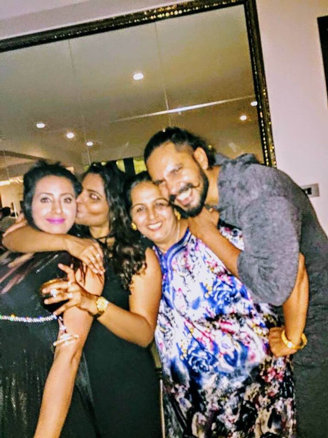 <p>ಡ್ರಗ್ಸ್ ಘಾಟು ಹೆಚ್ಚಾಗುತ್ತಿದ್ದಂತೆ ಸ್ಯಾಂಡಲ್‌ವುಡ್‌ ಹಾಗೂ ಮಾಲಿವುಡ್‌ಗೆ ಸೇತುವೆಯಾಗಿದ್ದ ಪೆಡ್ಲರ್‌ ನಿಜಾಯ್‌ ಹೆಸರು ಬಯಲಿಗೆ ಬಂದಿದೆ.</p>