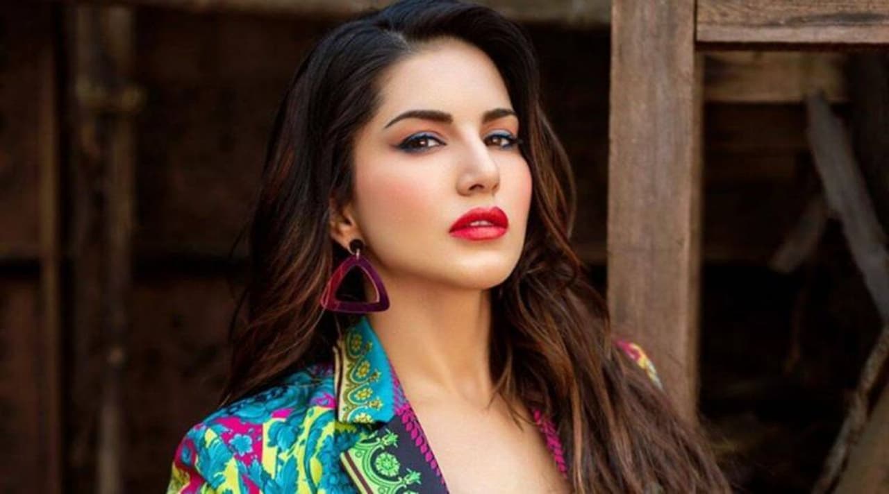 <p>Filmmaker and actor Arbaaz Khan has been making waves for inviting actors to his tell all talkshow, Pinch. In the show, she talked about how she deals with the trolls and negative comments on her social media posts. </p> <p>Filmmaker and actor Arbaaz Khan has been making waves for inviting actors to his tell all talkshow, Pinch. In the show, she talked about how she deals with the trolls and negative comments on her social media posts. </p>