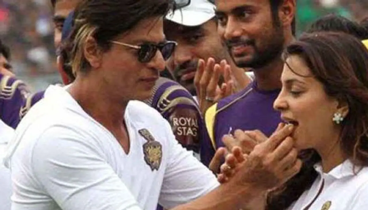 <p style="text align: justify;">Shah Rukh Khan, the name itself is enough to make million of hearts beat. King Khan has numerous fans that are always eager to know more about his life, habits, secrets and preferences.</p> <p style="text align: justify;">Shah Rukh Khan, the name itself is enough to make million of hearts beat. King Khan has numerous fans that are always eager to know more about his life, habits, secrets and preferences.</p>