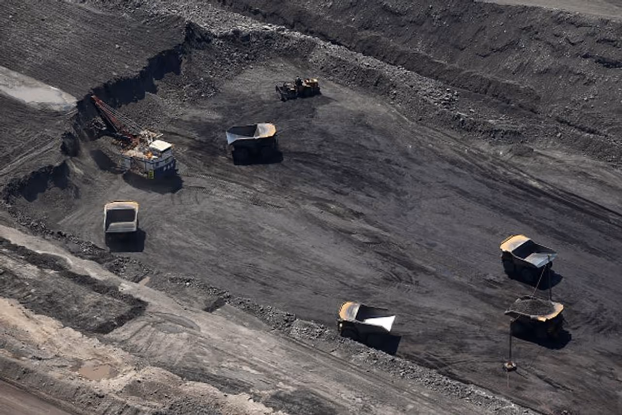<p><strong>Coal</strong><br />Coal production (weight: 10.33%) increased by 11.6 per cent in October 2020 over October 2019. Its cumulative index declined by 3.6 per cent during April to October, 2020 21over corresponding period of the previous year.</p>