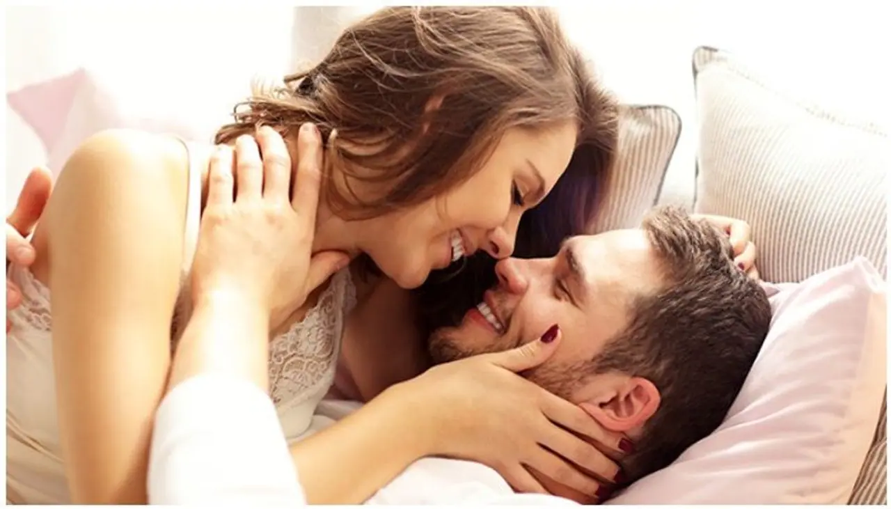 <p><br />యాలకులు కేవలం సువాసన కోసం మాత్రమే కాదు.. మనకు కలిగే అనారోగ్య సమస్యల నుంచి మనల్ని బయట పడేయడానికి కూడా ఎంతగానో ఉపయోగపడతాయి. వాటిని చాలా మంది వంటలు, టీలో వేసుకుని తీసుకుంటుంటారు. </p> <p><br />యాలకులు కేవలం సువాసన కోసం మాత్రమే కాదు.. మనకు కలిగే అనారోగ్య సమస్యల నుంచి మనల్ని బయట పడేయడానికి కూడా ఎంతగానో ఉపయోగపడతాయి. వాటిని చాలా మంది వంటలు, టీలో వేసుకుని తీసుకుంటుంటారు. </p>