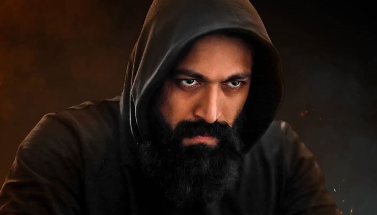 <p>Forging his own path and making his way into the film industry, Indian superstar Yash has put in his heart and soul to achieve this stardom. Having said that, hailing from a very humble background, the biggest achievement for Yash is the blessing, joy and spark of pride in the eyes of his parents. <br /> </p> <p>Forging his own path and making his way into the film industry, Indian superstar Yash has put in his heart and soul to achieve this stardom. Having said that, hailing from a very humble background, the biggest achievement for Yash is the blessing, joy and spark of pride in the eyes of his parents. <br /> </p>
