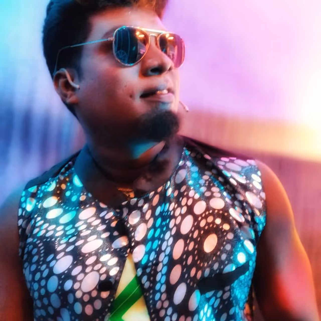 <p>மக்கள் நெஞ்சங்களை விட்டு மறையாத கலைஞன்</p> <p>மக்கள் நெஞ்சங்களை விட்டு மறையாத கலைஞன்</p>