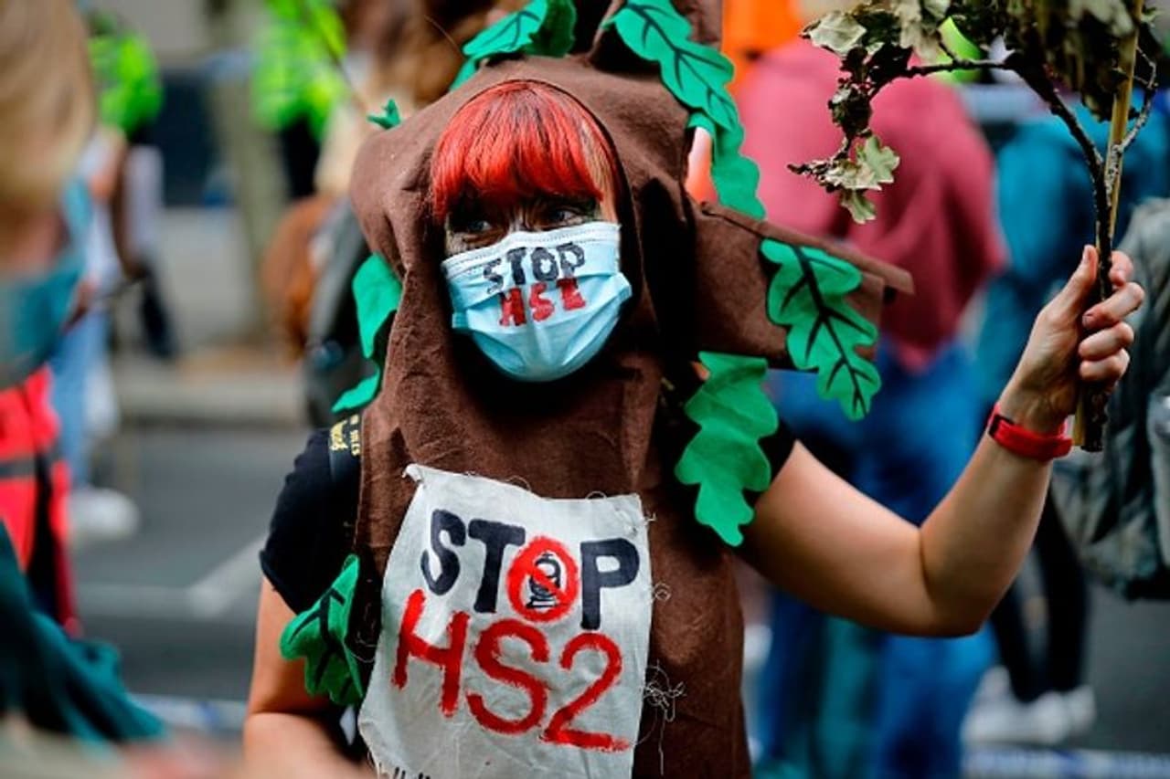 <p>മനുഷ്യന്റെ പ്രകൃതി ചൂഷണത്തിനെതിരെയാണ് സ്ത്രീകളുടെ നേതൃത്വത്തിൽ പ്രതിഷേധം അരങ്ങേറിയത്</p> <p>മനുഷ്യന്റെ പ്രകൃതി ചൂഷണത്തിനെതിരെയാണ് സ്ത്രീകളുടെ നേതൃത്വത്തിൽ പ്രതിഷേധം അരങ്ങേറിയത്</p>