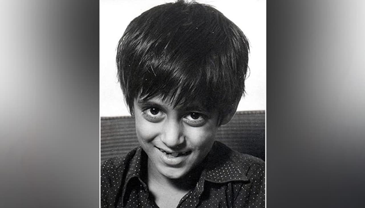 <p>ಬಾಲಿವುಡ್ ನಟ ನಿಜವಾದ ಹೆಸರು ಅಬ್ದುಲ್ ರಶೀದ್ ಸಲೀಮ್ ಸಲ್ಮಾನ್ ಖಾನ್, ಇದನ್ನು ಸಲ್ಮಾನ್ ಖಾನ್ ಎಂದು ಶಾರ್ಟ್ ಮಾಡಿಕೊಂಡಿದ್ದಾರೆ. </p> <p>ಬಾಲಿವುಡ್ ನಟ ನಿಜವಾದ ಹೆಸರು ಅಬ್ದುಲ್ ರಶೀದ್ ಸಲೀಮ್ ಸಲ್ಮಾನ್ ಖಾನ್, ಇದನ್ನು ಸಲ್ಮಾನ್ ಖಾನ್ ಎಂದು ಶಾರ್ಟ್ ಮಾಡಿಕೊಂಡಿದ್ದಾರೆ. </p>