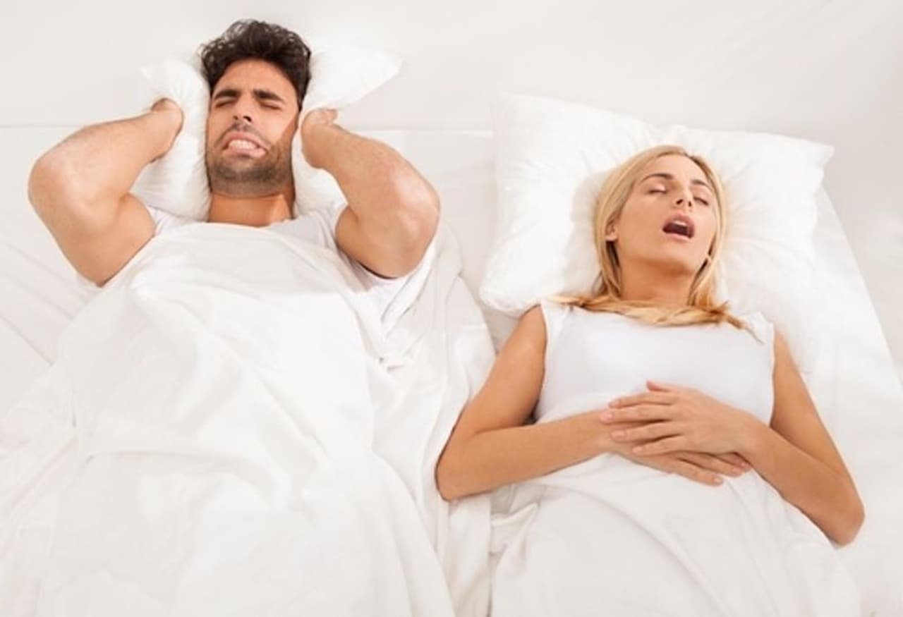 <p>കൂർക്കംവലി&nbsp;ഉള്ള സ്ത്രീകൾക്ക് നട്ടെല്ലിൽ ഒടിവ് ഉണ്ടാകാനുള്ള സാധ്യത കൂടുതലാണെന്ന് പഠനത്തിൽ വ്യക്തമാക്കുന്നു.</p>