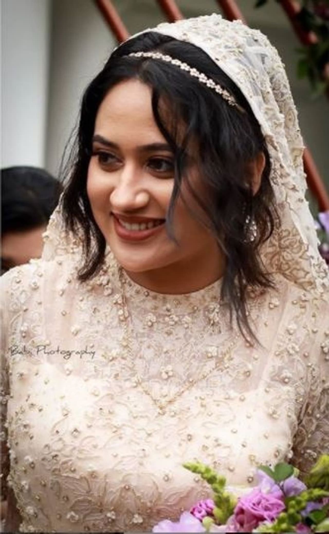 <p>2014 ம் ஆண்டு 'அமர காவியம்' என்ற படத்தின் மூலம் தமிழ்த் திரையுலகில் அறிமுகமானார் மியா ஜார்ஜ். அதனைத் தொடர்ந்து 'இன்று நேற்று நாளை', 'ஒருநாள் கூத்து', 'வெற்றிவேல்', 'ரம்', 'யமன்' ஆகிய படங்களில் நடித்திருந்தார்.</p>