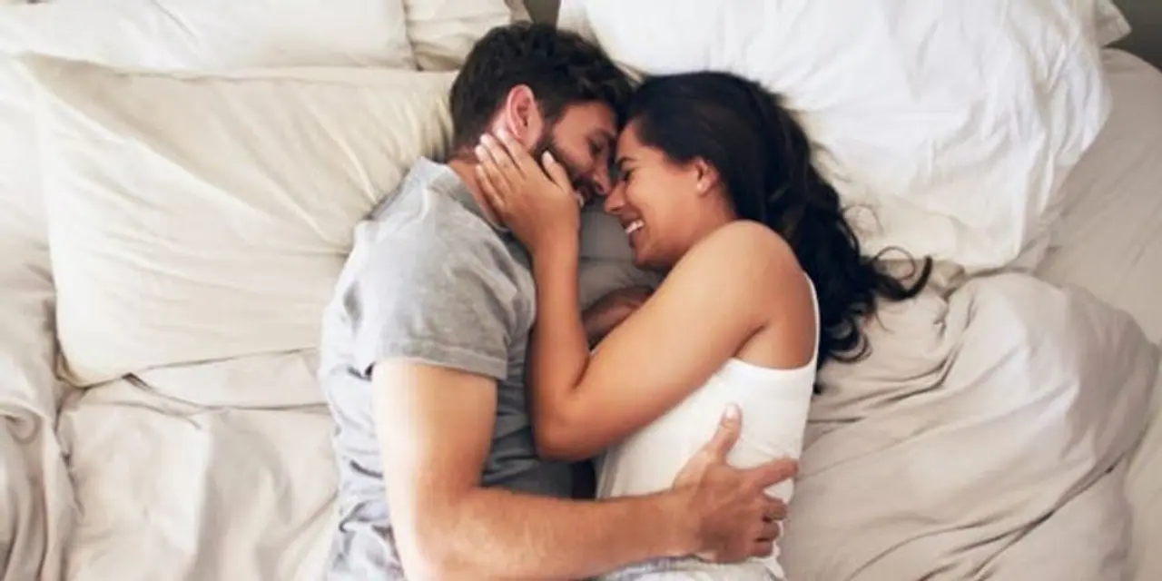 <p>ನಿಮ್ಮ ಲೈಂಗಿಕ ಜೀವನವನ್ನು ಹೆಚ್ಚಿಸಲು ಈರುಳ್ಳಿ ಹೇಗೆ ಸಹಾಯ ಮಾಡುತ್ತದೆ ಎಂಬುದು ಇಲ್ಲಿದೆ ನೋಡಿ :<br />ಇದು ವೀರ್ಯಾಣುಗಳ ಸಂಖ್ಯೆಯನ್ನು ಸುಧಾರಿಸುತ್ತದೆ: ಈರುಳ್ಳಿಯಲ್ಲಿರುವ ಉತ್ಕರ್ಷಣ ನಿರೋಧಕಗಳು ಮನುಷ್ಯನ ವೀರ್ಯಾಣುಗಳ ಸಂಖ್ಯೆಯನ್ನು ನೈಸರ್ಗಿಕವಾಗಿ ಸುಧಾರಿಸಲು ಸಹಾಯ ಮಾಡುತ್ತದೆ. </p> <p>ನಿಮ್ಮ ಲೈಂಗಿಕ ಜೀವನವನ್ನು ಹೆಚ್ಚಿಸಲು ಈರುಳ್ಳಿ ಹೇಗೆ ಸಹಾಯ ಮಾಡುತ್ತದೆ ಎಂಬುದು ಇಲ್ಲಿದೆ ನೋಡಿ :<br />ಇದು ವೀರ್ಯಾಣುಗಳ ಸಂಖ್ಯೆಯನ್ನು ಸುಧಾರಿಸುತ್ತದೆ: ಈರುಳ್ಳಿಯಲ್ಲಿರುವ ಉತ್ಕರ್ಷಣ ನಿರೋಧಕಗಳು ಮನುಷ್ಯನ ವೀರ್ಯಾಣುಗಳ ಸಂಖ್ಯೆಯನ್ನು ನೈಸರ್ಗಿಕವಾಗಿ ಸುಧಾರಿಸಲು ಸಹಾಯ ಮಾಡುತ್ತದೆ. </p>