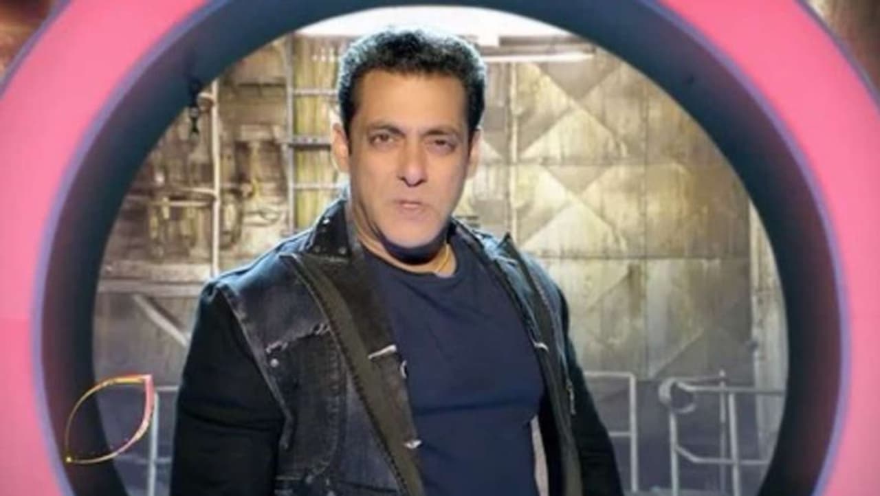 <p>ಬಿಗ್ ಬಾಸ್ನ 14ನೇ ಸೀಸನ್ ಅಕ್ಟೋಬರ್ 3 ರಿಂದ ಪ್ರಾರಂಭವಾಗಲಿದೆ. ಇದಕ್ಕಾಗಿ ವ್ಯಾಪಕ ತಯಾರಿ ನಡೆಸಲಾಗುತ್ತಿದ್ದು, ಚಲನಚಿತ್ರ ಮತ್ತು ದೂರದರ್ಶನ ವಿಮರ್ಶಕರು ಸಲೀಲ್ ಅರುಣ್ ಕುಮಾರ್ ಈ ಬಗ್ಗೆ ಟ್ವೀಟ್ ಮಾಡಿದ್ದಾರೆ.</p> <p>ಬಿಗ್ ಬಾಸ್ನ 14ನೇ ಸೀಸನ್ ಅಕ್ಟೋಬರ್ 3 ರಿಂದ ಪ್ರಾರಂಭವಾಗಲಿದೆ. ಇದಕ್ಕಾಗಿ ವ್ಯಾಪಕ ತಯಾರಿ ನಡೆಸಲಾಗುತ್ತಿದ್ದು, ಚಲನಚಿತ್ರ ಮತ್ತು ದೂರದರ್ಶನ ವಿಮರ್ಶಕರು ಸಲೀಲ್ ಅರುಣ್ ಕುಮಾರ್ ಈ ಬಗ್ಗೆ ಟ್ವೀಟ್ ಮಾಡಿದ್ದಾರೆ.</p>