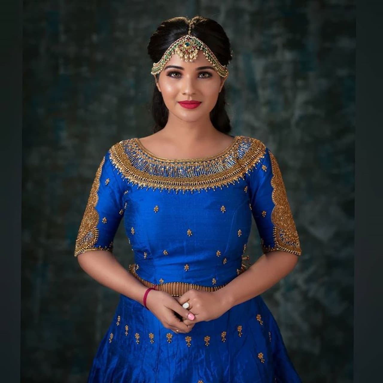 <p>பிரபல செய்தி நிறுவனங்களில் செய்தி வாசிப்பாளராக இருந்து அதன் பின்னர் சின்னத்திரையில் நடிக்க ஆரம்பித்தார் சரண்யா. </p> <p>பிரபல செய்தி நிறுவனங்களில் செய்தி வாசிப்பாளராக இருந்து அதன் பின்னர் சின்னத்திரையில் நடிக்க ஆரம்பித்தார் சரண்யா. </p>