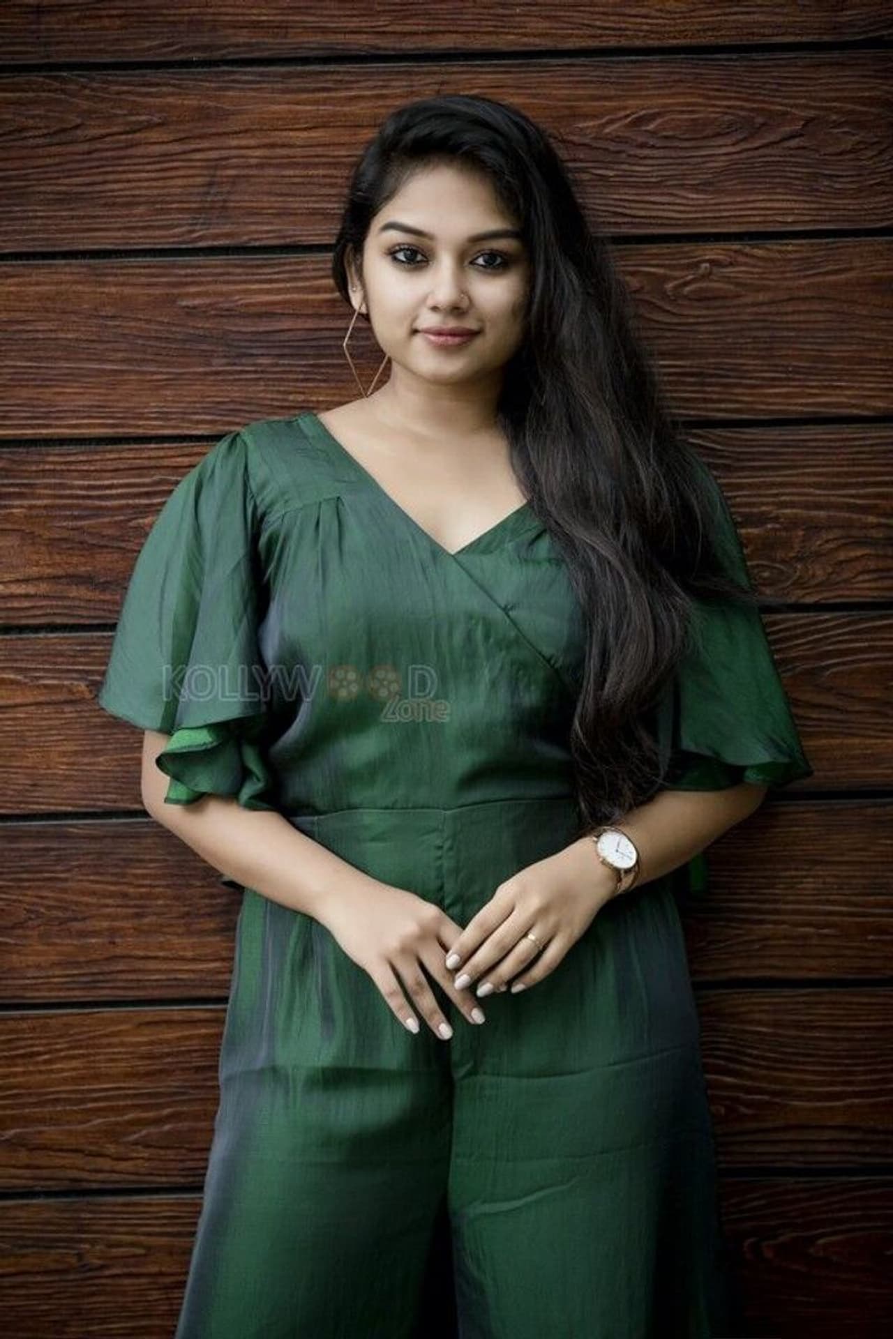 <p>பார்வையில் ரசிகர்கள் மனதை கொள்ளையடிக்கும் ப்ரீத்தி ஷர்மா</p> <p>பார்வையில் ரசிகர்கள் மனதை கொள்ளையடிக்கும் ப்ரீத்தி ஷர்மா</p>