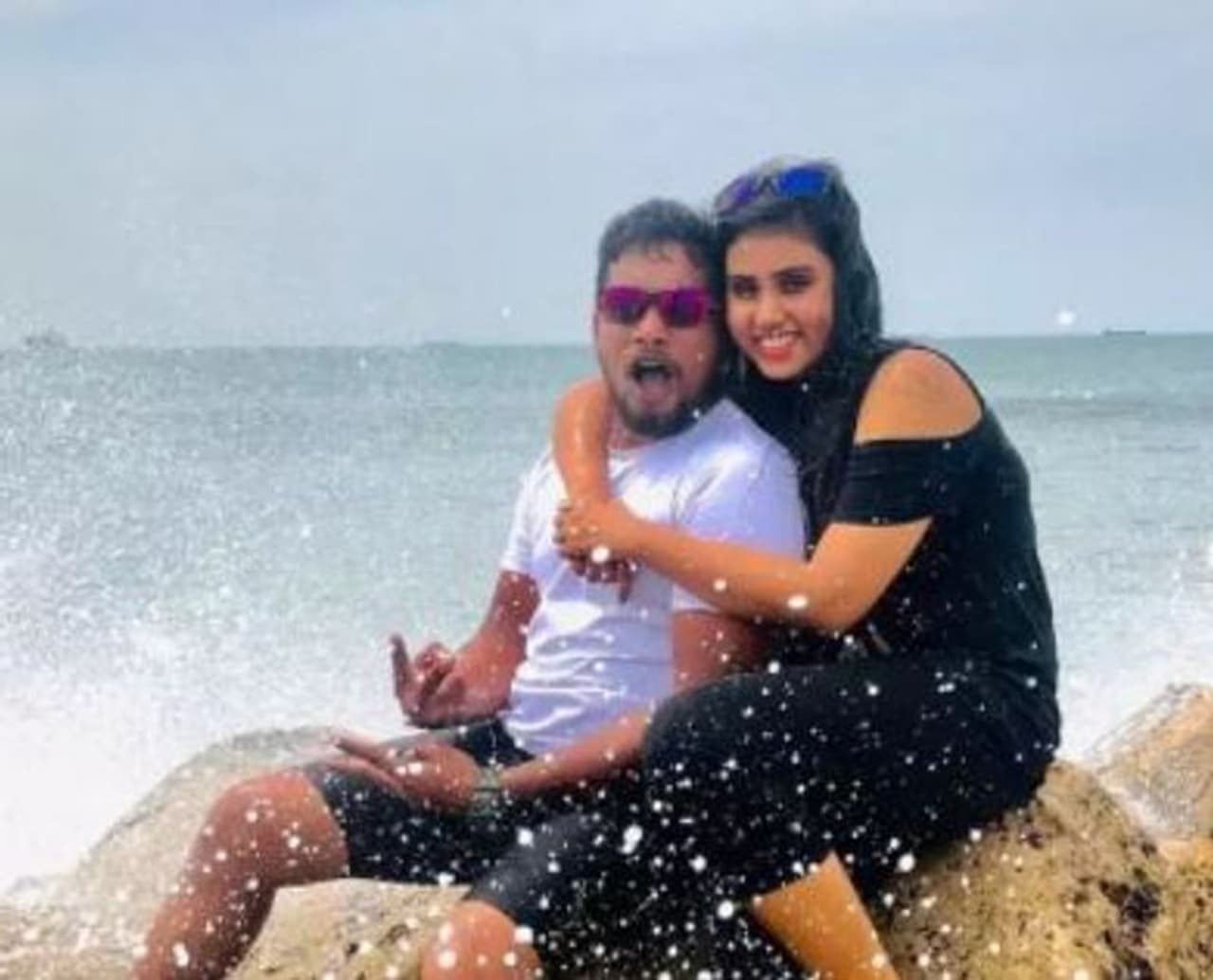 <p>பூவே பூச்சூடவா உள்ளிட்ட பல சீரியல்களில் நடித்து பிரபலமானவர் தனலஷ்மி.</p> <p>பூவே பூச்சூடவா உள்ளிட்ட பல சீரியல்களில் நடித்து பிரபலமானவர் தனலஷ்மி.</p>