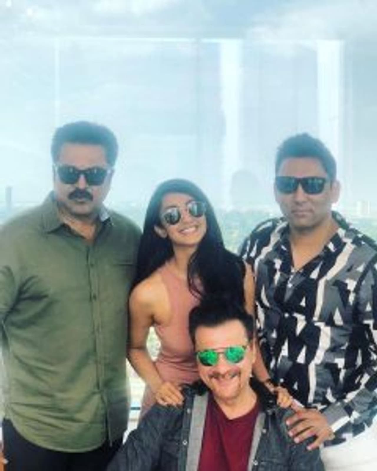 <p>ಡ್ರಗ್​ ಜಾಲದ ಸುಳಿಯಲ್ಲಿ ಕನ್ನಡದ ಸ್ಟಾರ್ ದಂಪತಿ..? ಸ್ಟಾರ್ ದಂಪತಿ ದಿಗಂತ್ ಐಂದ್ರಿತಾಗೆ ಸಿಸಿಬಿ ಶಾಕ್​ ನೀಡಿದೆ.</p>