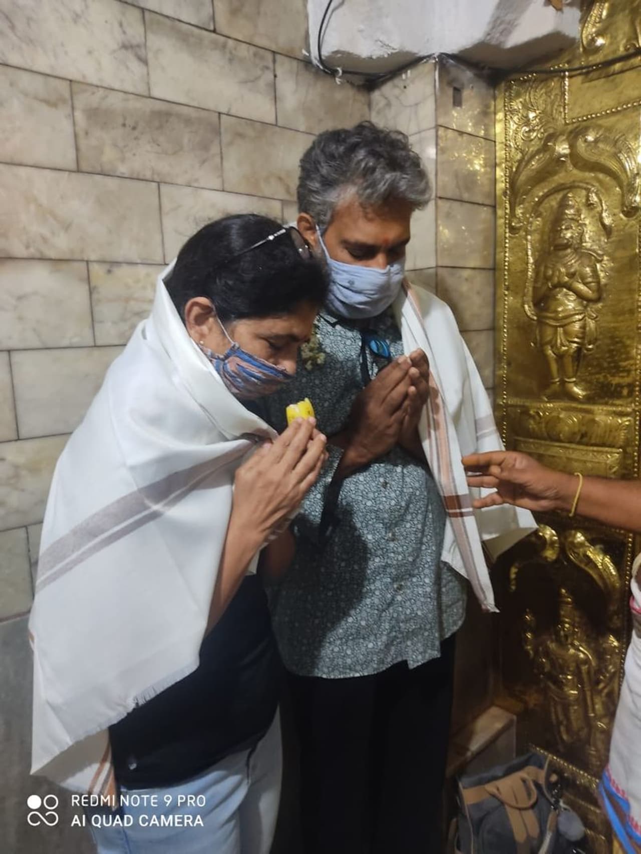 <p>ಟಾಲಿವುಡ್ನ ಟಾಪ್ ನಿರ್ದೇಶಕ ಬಾಹುಬಲಿ ಖ್ಯಾತಿಯ ಎಸ್ಎಸ್ ರಾಜಮೌಳಿ ಹಿಮವದ್ ಗೋಪಾಲಸ್ವಾಮಿ ಬೆಟ್ಟಕ್ಕೆ ಭೇಟಿ ಕೊಟ್ಟಿದ್ದಾರೆ.</p> <p>ಟಾಲಿವುಡ್ನ ಟಾಪ್ ನಿರ್ದೇಶಕ ಬಾಹುಬಲಿ ಖ್ಯಾತಿಯ ಎಸ್ಎಸ್ ರಾಜಮೌಳಿ ಹಿಮವದ್ ಗೋಪಾಲಸ್ವಾಮಿ ಬೆಟ್ಟಕ್ಕೆ ಭೇಟಿ ಕೊಟ್ಟಿದ್ದಾರೆ.</p>