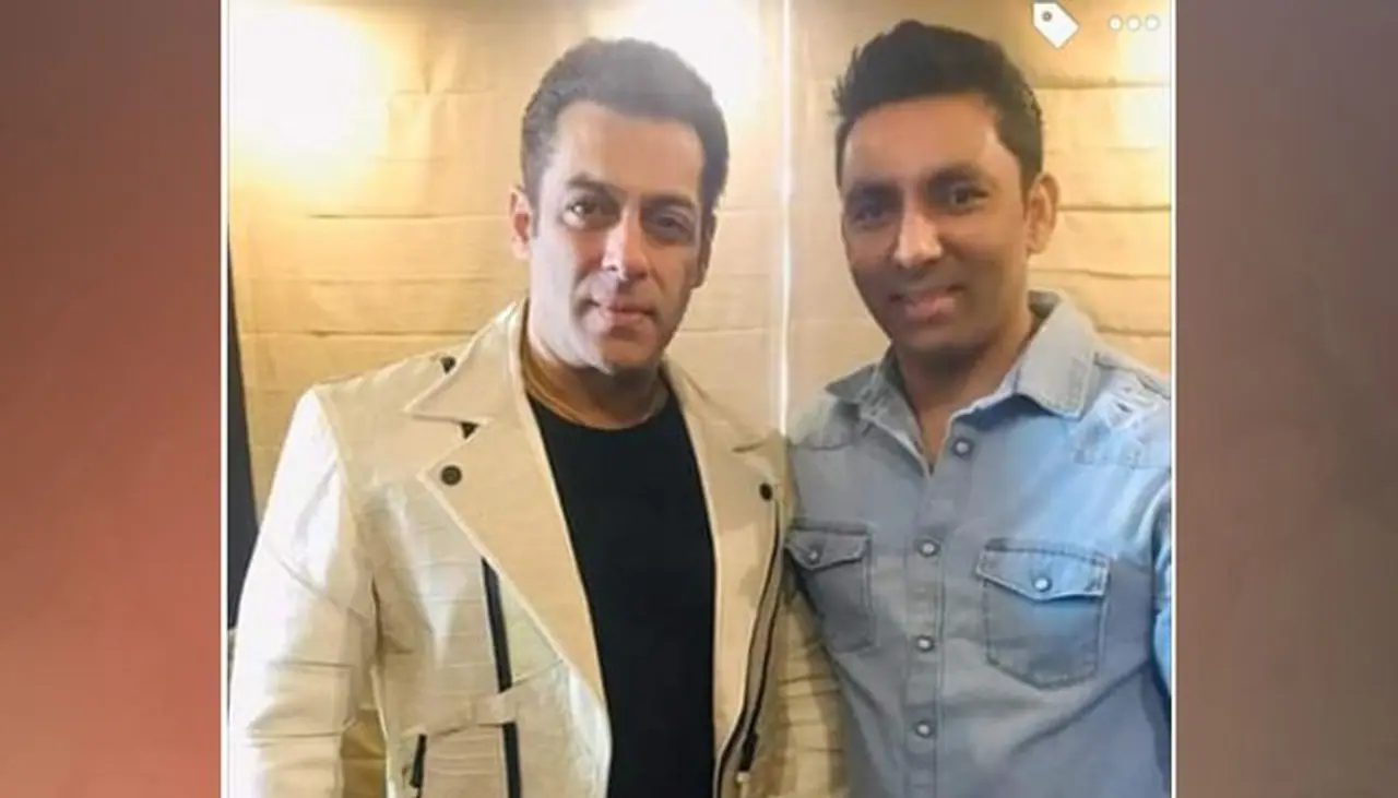 <p><strong>Fazil with Salman Khan: </strong>After the names of Sandalwood celebrities surfaced and their images with drug case accused Shaik Fazil started doing the rounds, a picture of Bollywood superstar Salman Khan with Fazil made an appearance.</p> <p><strong>Fazil with Salman Khan: </strong>After the names of Sandalwood celebrities surfaced and their images with drug case accused Shaik Fazil started doing the rounds, a picture of Bollywood superstar Salman Khan with Fazil made an appearance.</p>