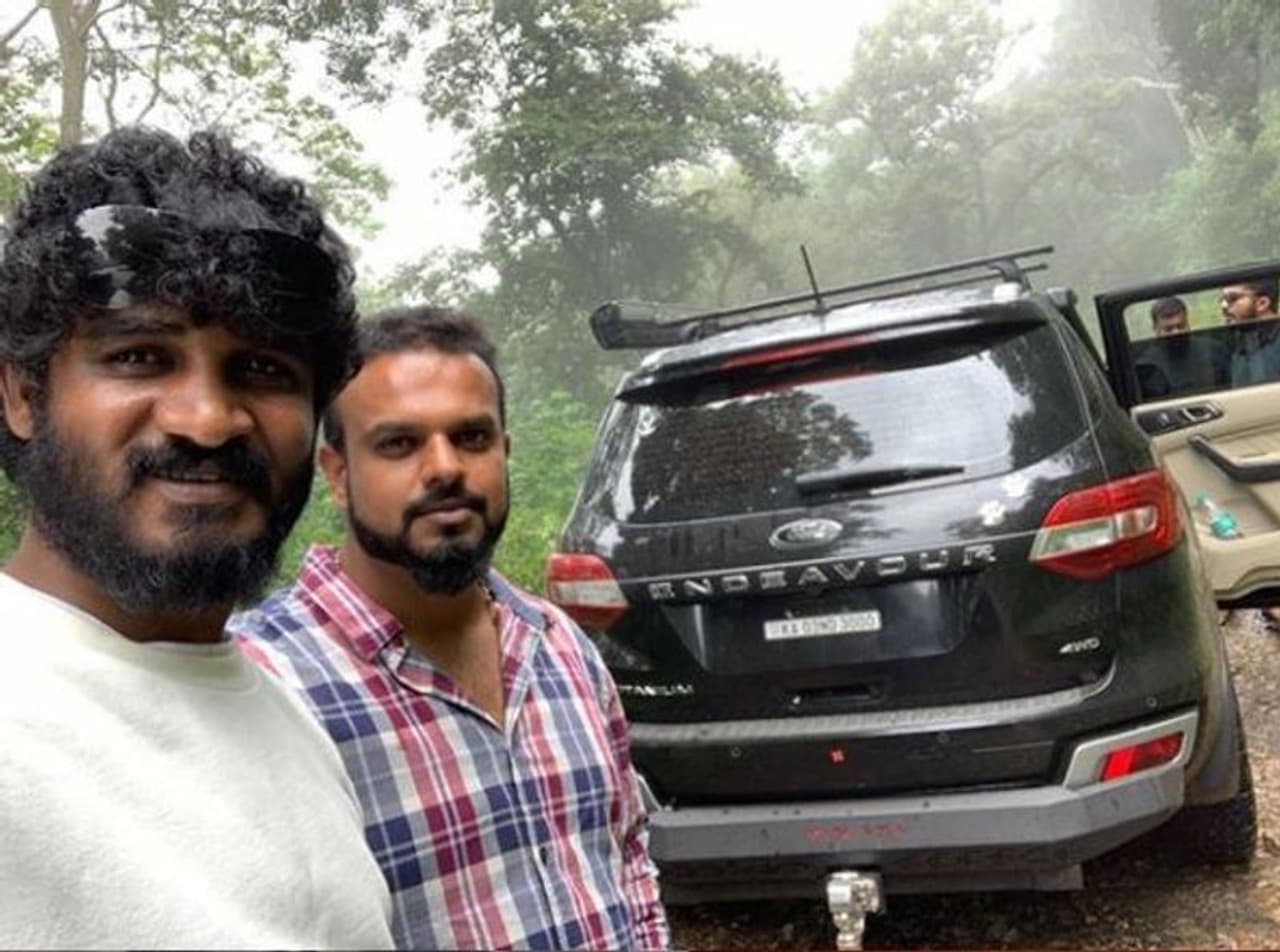 <p>ಹೀಗಾಗಿ ಅವರ ಹೆಸರಿನಲ್ಲಿ ತುಂಬಾ ಹಿಂದೆಯೇ ‘ಸಮೋಸ’ ಎನ್ನುವ ಸಿನಿಮಾ ಹೆಸರು ಕೇಳಿ ಬಂತು. ಆ ನಂತರವೂ ಎರಡ್ಮೂರು ಶೀರ್ಷಿಕೆಗಳು ಸೌಂಡು ಮಾಡಿದವು. </p> <p>ಹೀಗಾಗಿ ಅವರ ಹೆಸರಿನಲ್ಲಿ ತುಂಬಾ ಹಿಂದೆಯೇ ‘ಸಮೋಸ’ ಎನ್ನುವ ಸಿನಿಮಾ ಹೆಸರು ಕೇಳಿ ಬಂತು. ಆ ನಂತರವೂ ಎರಡ್ಮೂರು ಶೀರ್ಷಿಕೆಗಳು ಸೌಂಡು ಮಾಡಿದವು. </p>