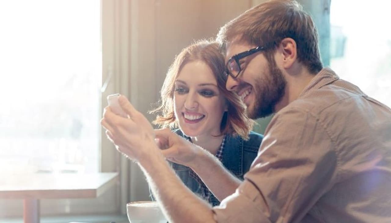 <p><strong>జీవితభాగస్వామి నుండి ఒక భర్త ఏం కోరుకుంటాడు అని చేసిన పరిశోధనలో ఆశ్చర్యకరమైన విషయాలు వెలుగుచూశాయి. అలాగని భర్త ఈ విషయాల్ని ఎప్పుడూ బైటికి చెప్పడట.. రహస్యంగా మదిలోనే దాచుకుంటాడట.&nbsp;</strong></p>