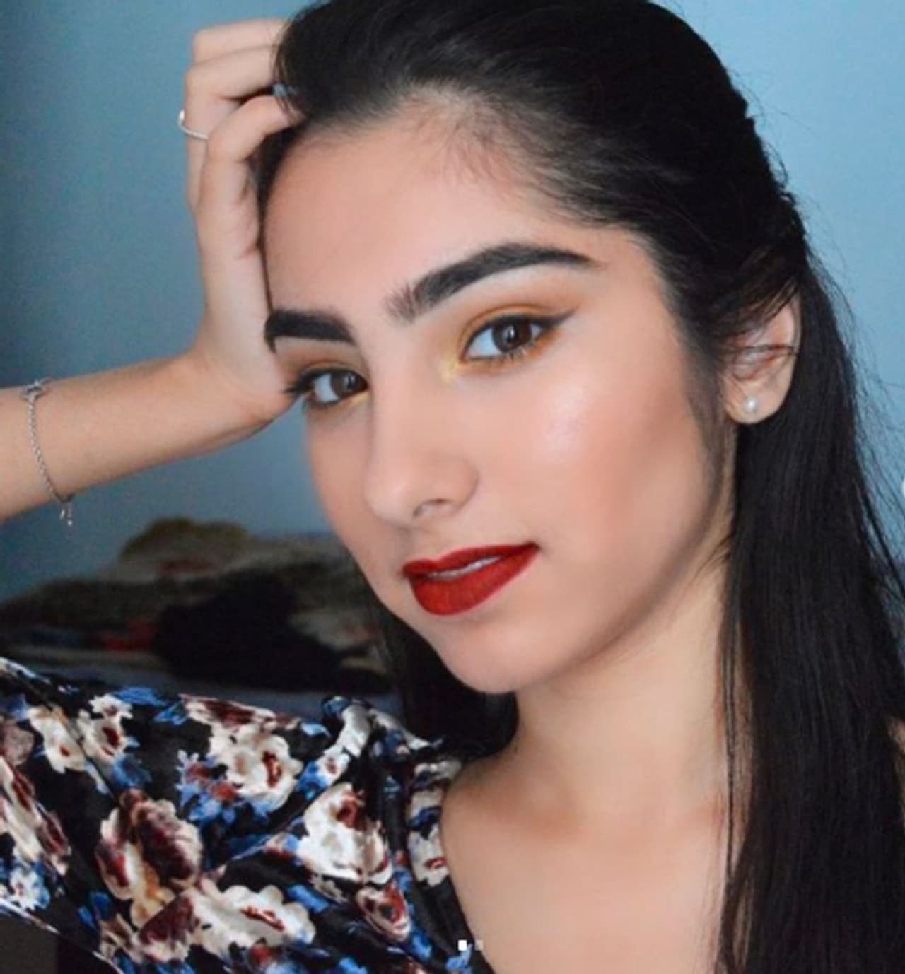 <p>ಸೋಷಿಯಲ್ ಮೀಡಿಯಾ ಮೂಲಕ ಹೊಸ ಹೊಸ ಐಡಿಯಾಗಳು ಸಿಗುತ್ತಲೇ ಇರುತ್ತವೆ. ಚಿತ್ರ ವಿಚಿತ್ರ ಅಂದ್ರೂ ಜನರನ್ನು ರಂಜಿಸುವ, ಎಂಟರ್ಟೈನ್ ಮಾಡುವ ವಿಷಯಗಳಿಗೆ ಬರವಿಲ್ಲ. ಲಾಕ್ಡೌನ್ ನಂತರವಂತೂ ಜನರು ಎಕ್ಸಪರಿಮೆಂಟ್ಗಳಲ್ಲೇ ಬ್ಯಸಿಯಾಗಿದ್ದಾರೆ. ಇಲ್ಲೊಬ್ಬಾಕೆ ಏನ್ ಮಾಡಿದ್ದಾರೆ ನೋಡಿ...</p> <p>ಸೋಷಿಯಲ್ ಮೀಡಿಯಾ ಮೂಲಕ ಹೊಸ ಹೊಸ ಐಡಿಯಾಗಳು ಸಿಗುತ್ತಲೇ ಇರುತ್ತವೆ. ಚಿತ್ರ ವಿಚಿತ್ರ ಅಂದ್ರೂ ಜನರನ್ನು ರಂಜಿಸುವ, ಎಂಟರ್ಟೈನ್ ಮಾಡುವ ವಿಷಯಗಳಿಗೆ ಬರವಿಲ್ಲ. ಲಾಕ್ಡೌನ್ ನಂತರವಂತೂ ಜನರು ಎಕ್ಸಪರಿಮೆಂಟ್ಗಳಲ್ಲೇ ಬ್ಯಸಿಯಾಗಿದ್ದಾರೆ. ಇಲ್ಲೊಬ್ಬಾಕೆ ಏನ್ ಮಾಡಿದ್ದಾರೆ ನೋಡಿ...</p>