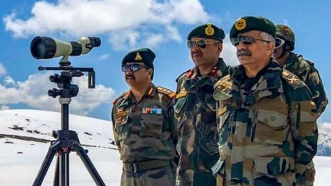 <p>ಭಾರತ ಮತ್ತು ಚೀನಾ ಗಡಿಯಲ್ಲಿನ ಭಾರತದ ರಸ್ತೆ ಮತ್ತು ಸೇತುವೆಗಳ ಅಭಿವೃದ್ಧಿಗೆ ಮೀಸಲಿಟ್ಟ ಬಜೆಡ್ ನ್ನು ಕೇಂದ್ರ ಸರ್ಕಾರ ದ್ವಿಗುಣ ಮಾಡಿದೆ.</p> <p>ಭಾರತ ಮತ್ತು ಚೀನಾ ಗಡಿಯಲ್ಲಿನ ಭಾರತದ ರಸ್ತೆ ಮತ್ತು ಸೇತುವೆಗಳ ಅಭಿವೃದ್ಧಿಗೆ ಮೀಸಲಿಟ್ಟ ಬಜೆಡ್ ನ್ನು ಕೇಂದ್ರ ಸರ್ಕಾರ ದ್ವಿಗುಣ ಮಾಡಿದೆ.</p>